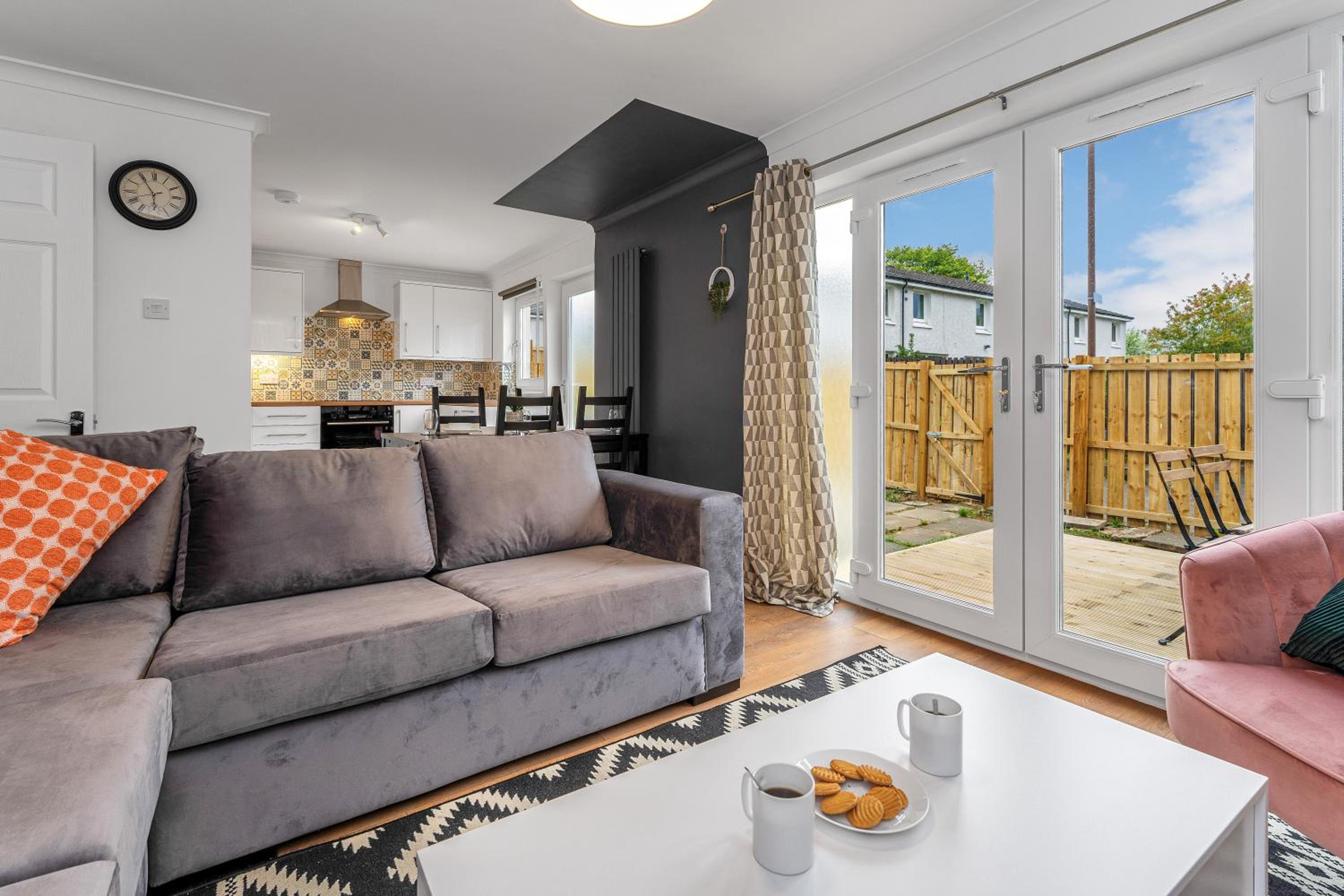 Four-Bedroom House photo 1