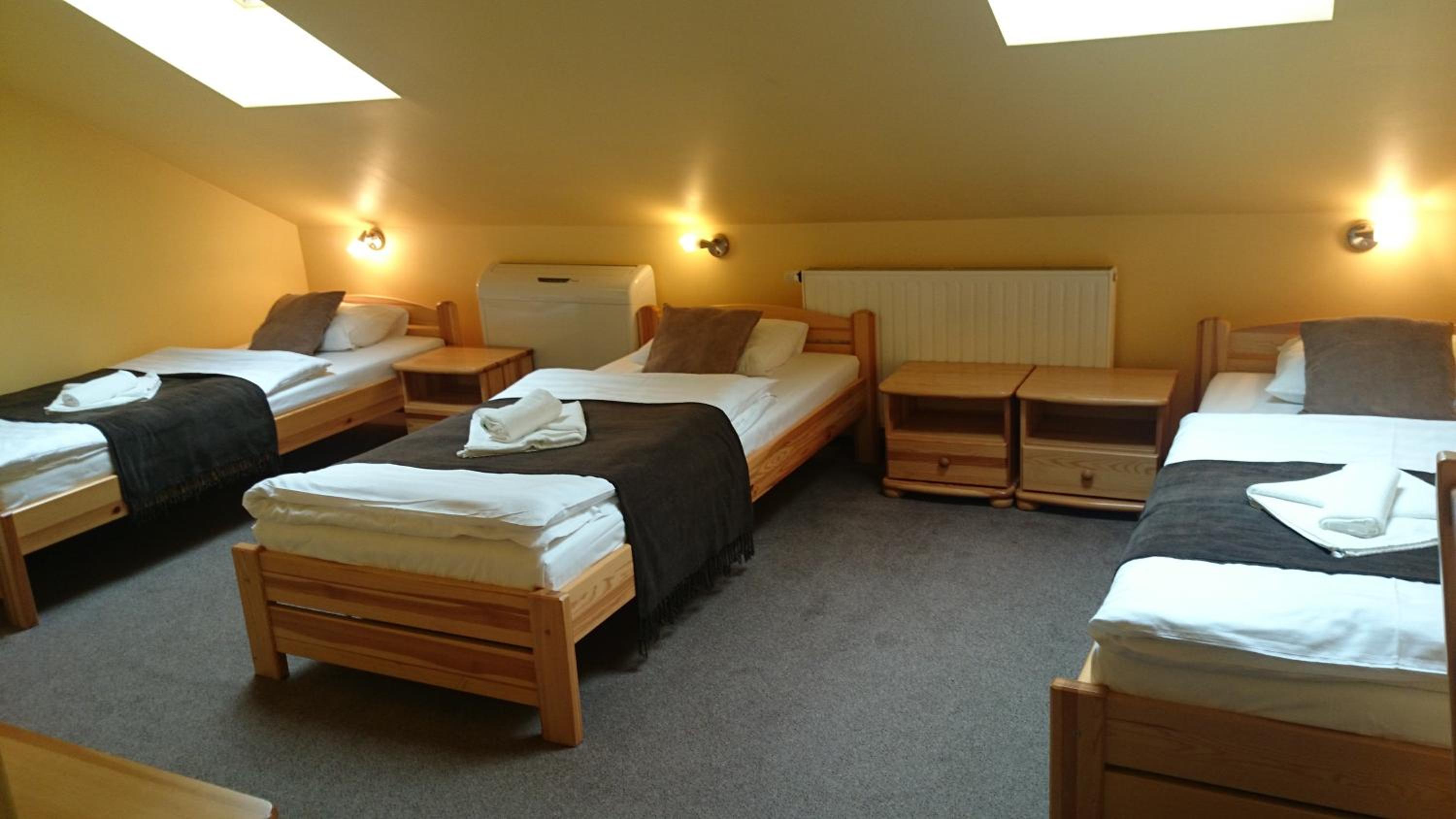 Triple Room with Three Single Beds - Photo 6