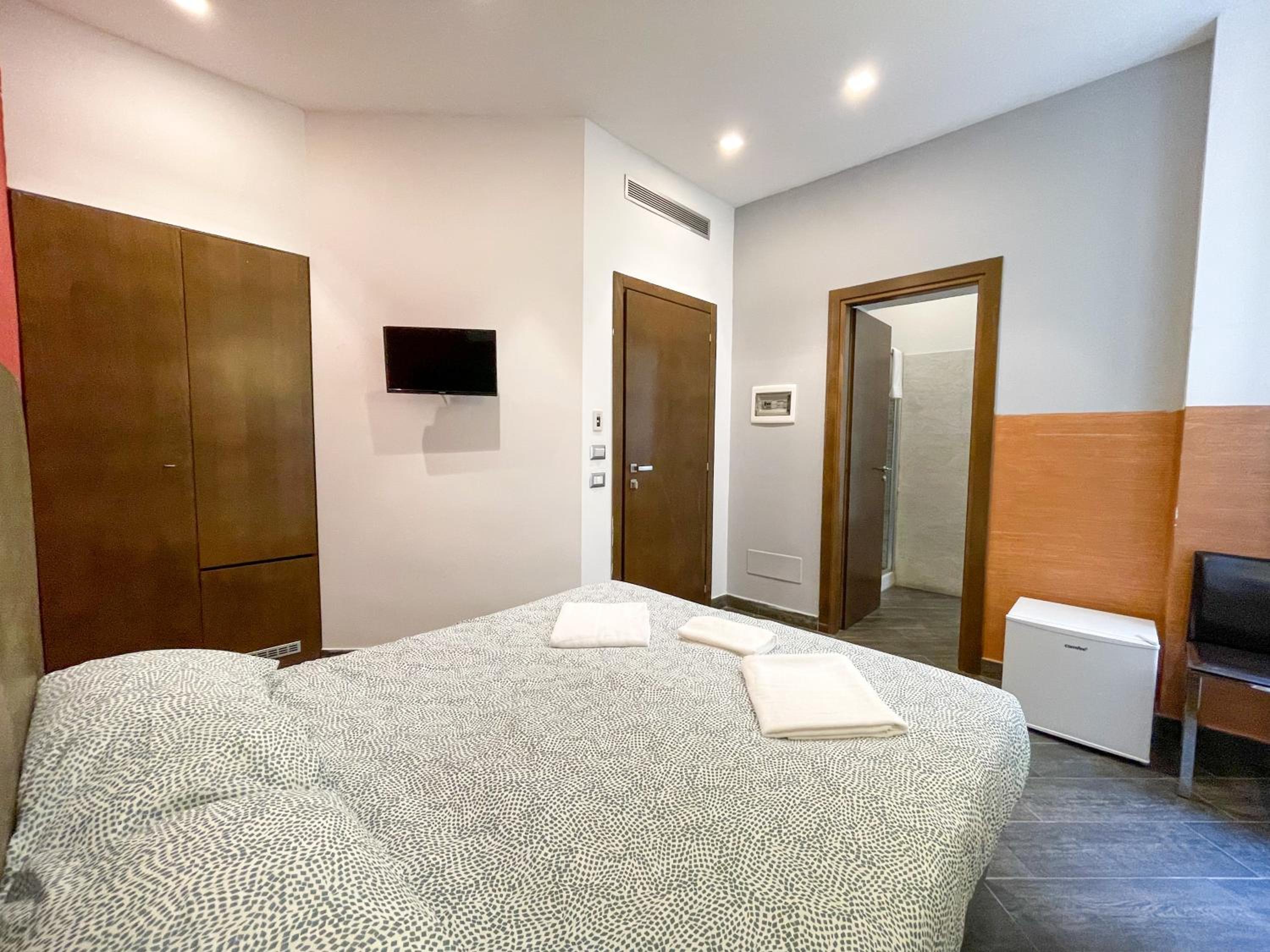 Standard Double Room photo 3