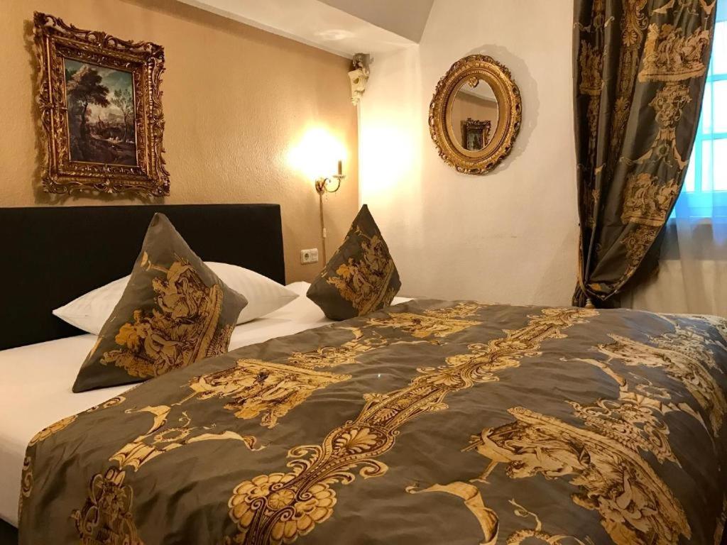 Small Double Room - Photo 6