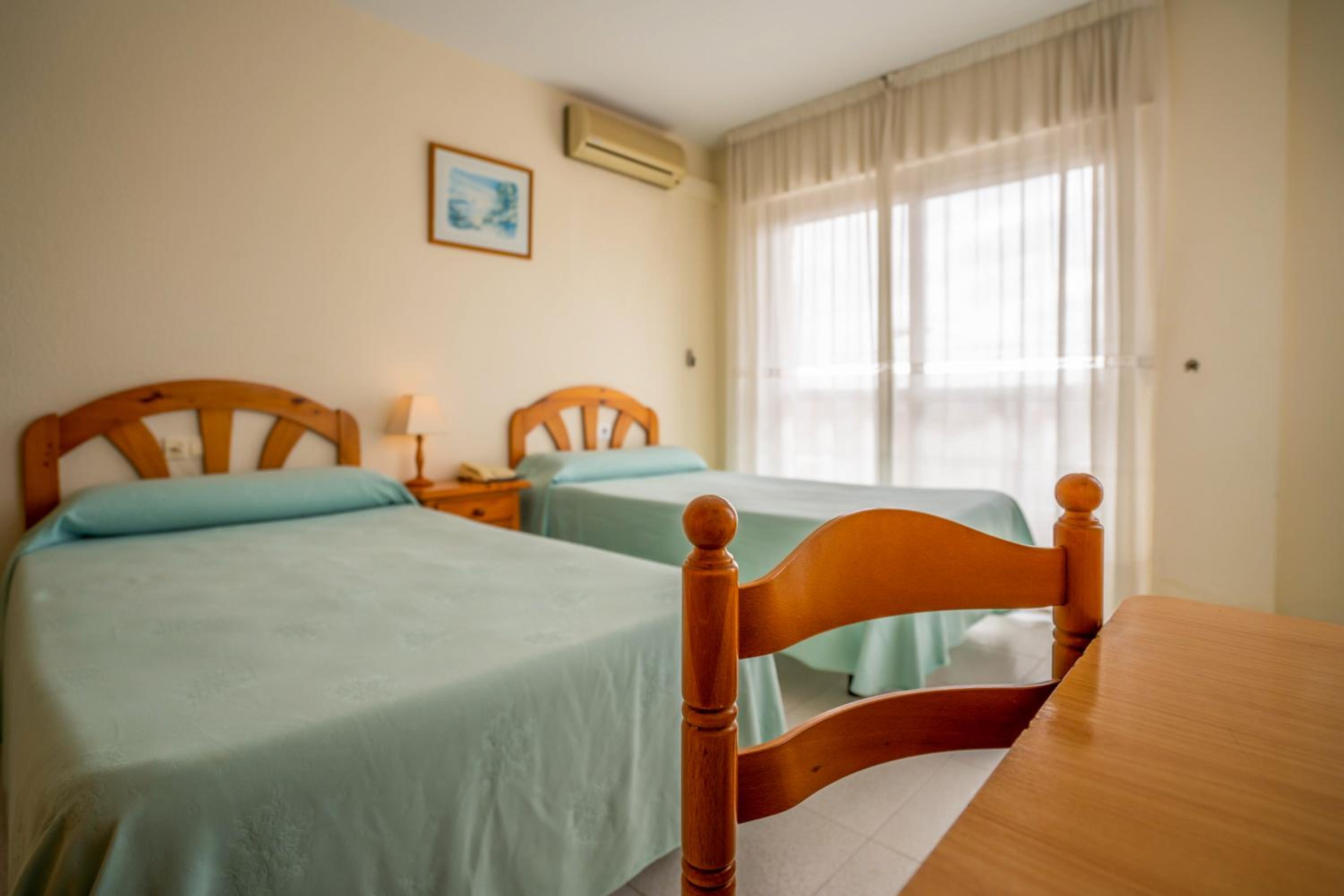 Double or Twin Room with Balcony - Photo 1