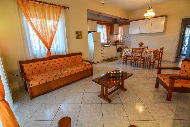 Apartment photo 3
