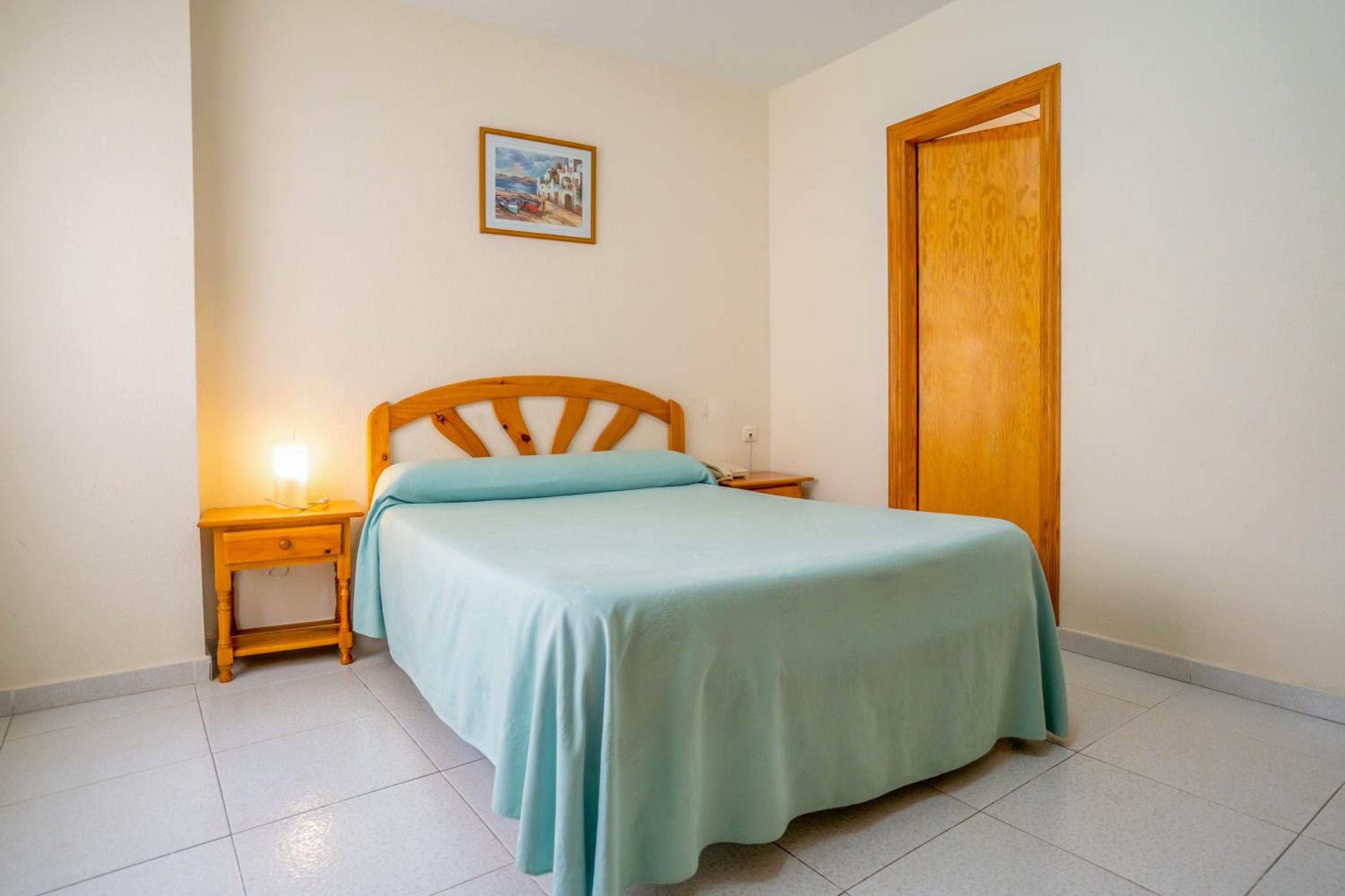 Standard Double or Twin Room - Photo 5