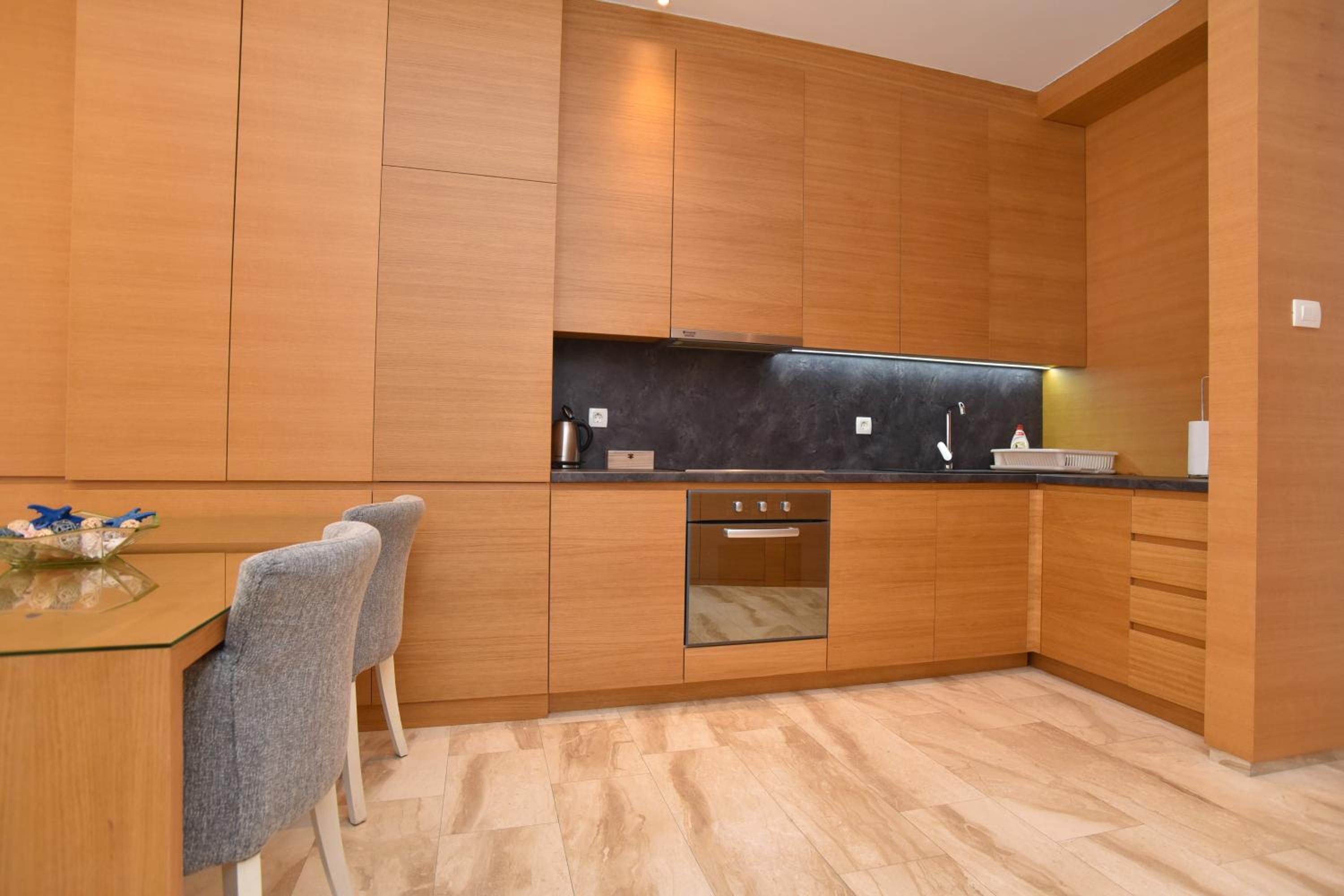 Deluxe Family Suite - Photo 3