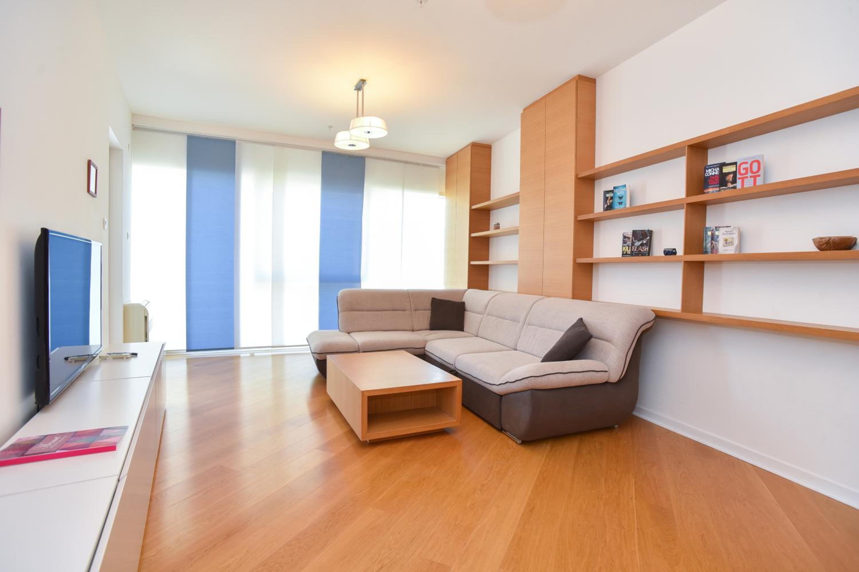 Deluxe Family Suite - Photo 19
