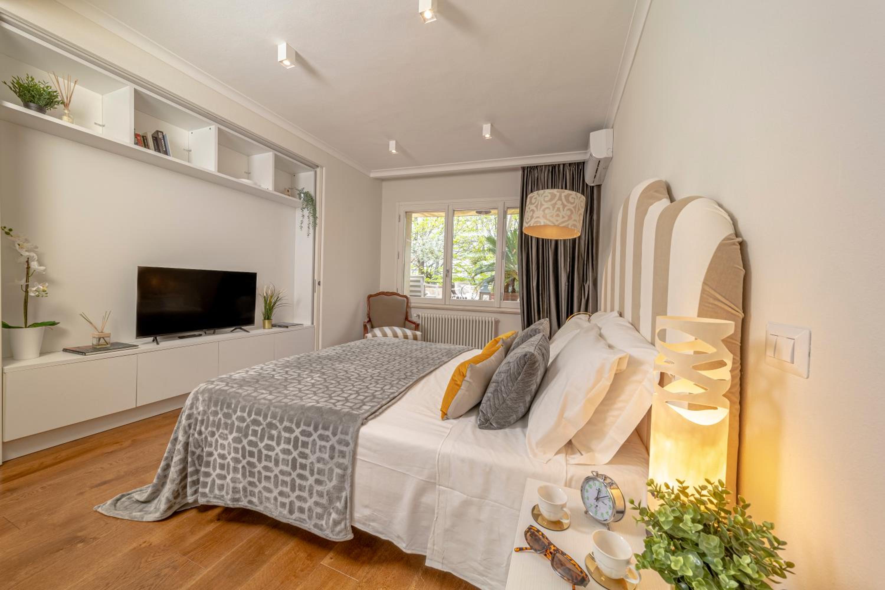 Apartment with Terrace photo 3