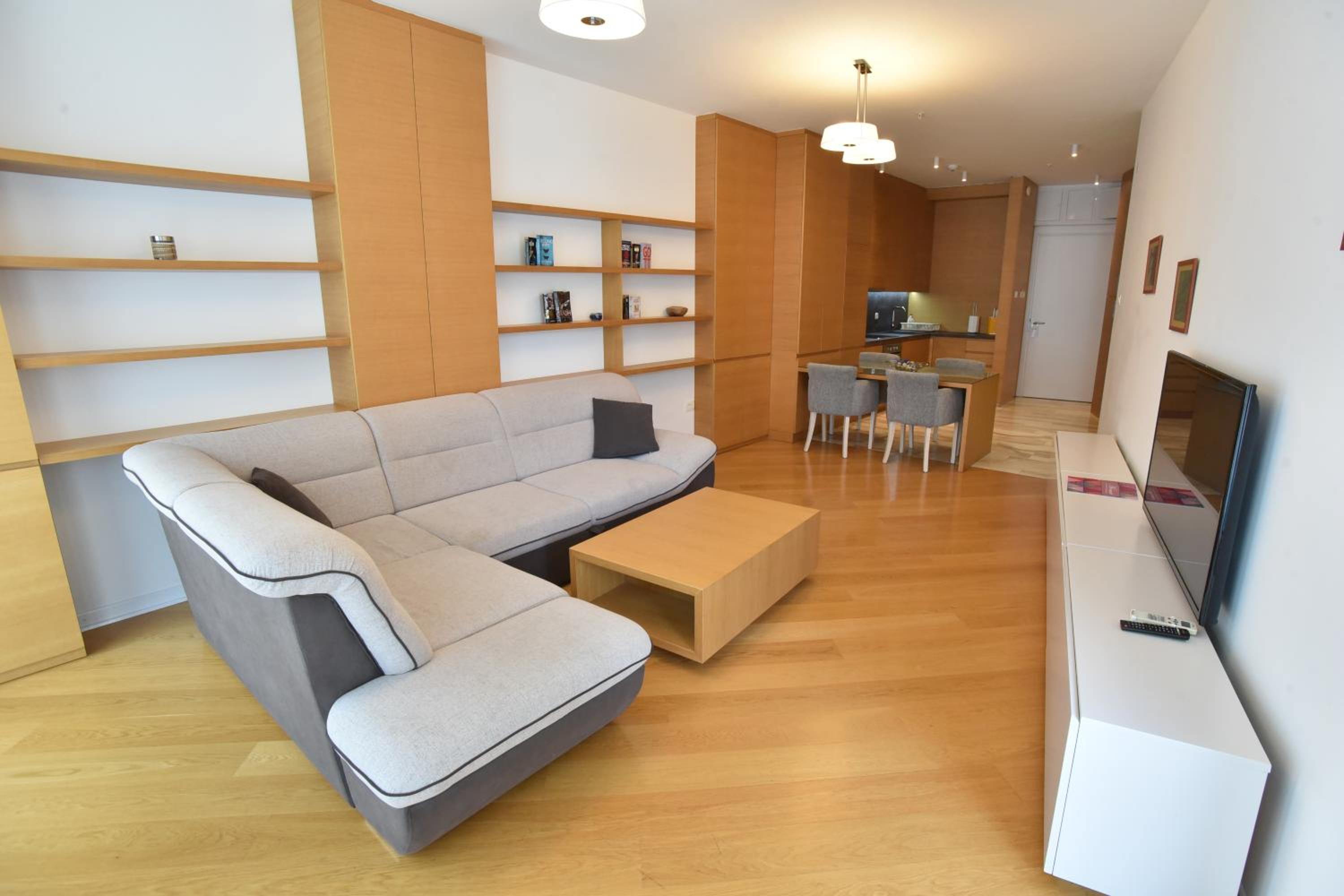 Deluxe Family Suite - Photo 2