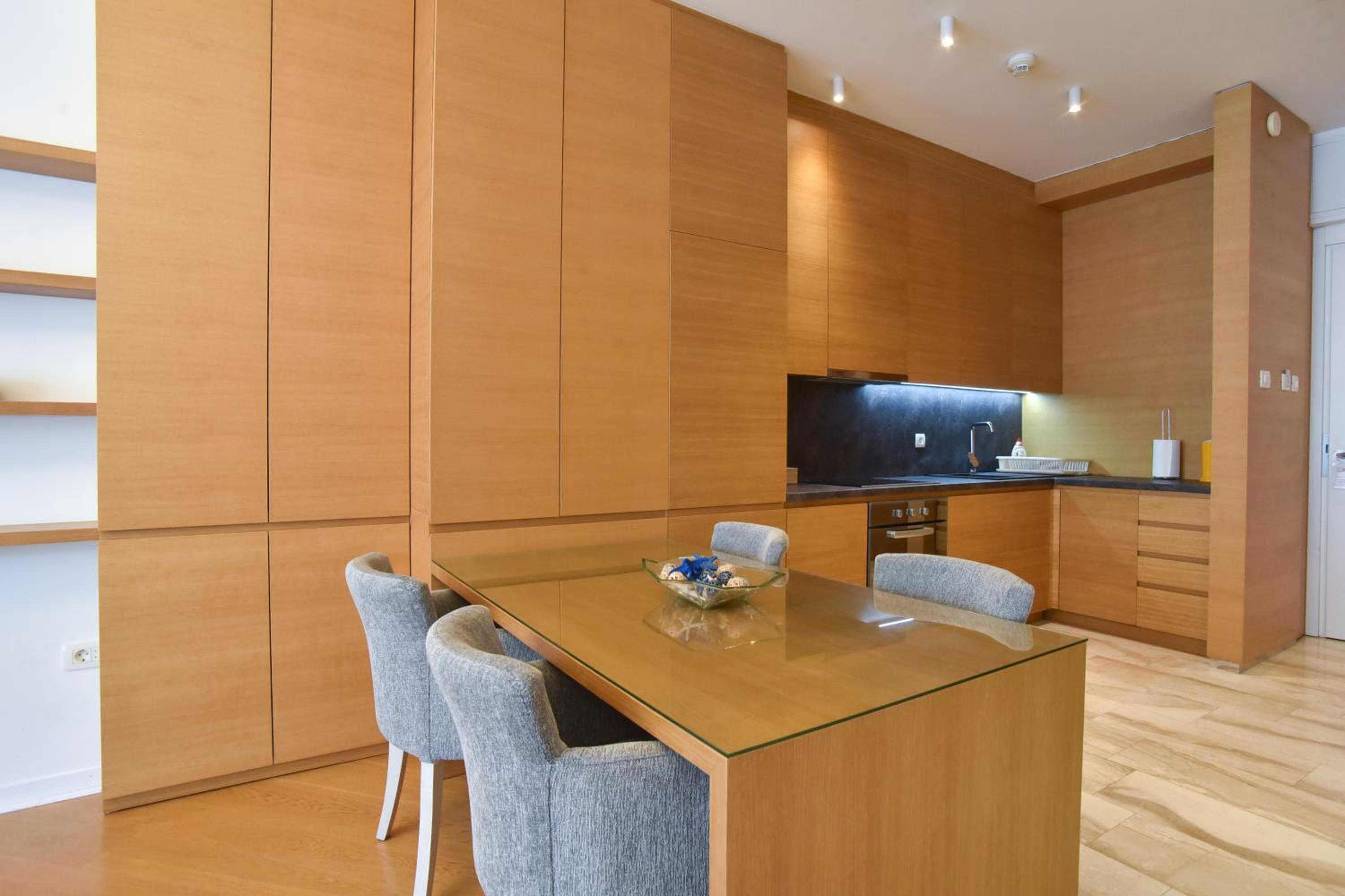 Deluxe Family Suite - Photo 15