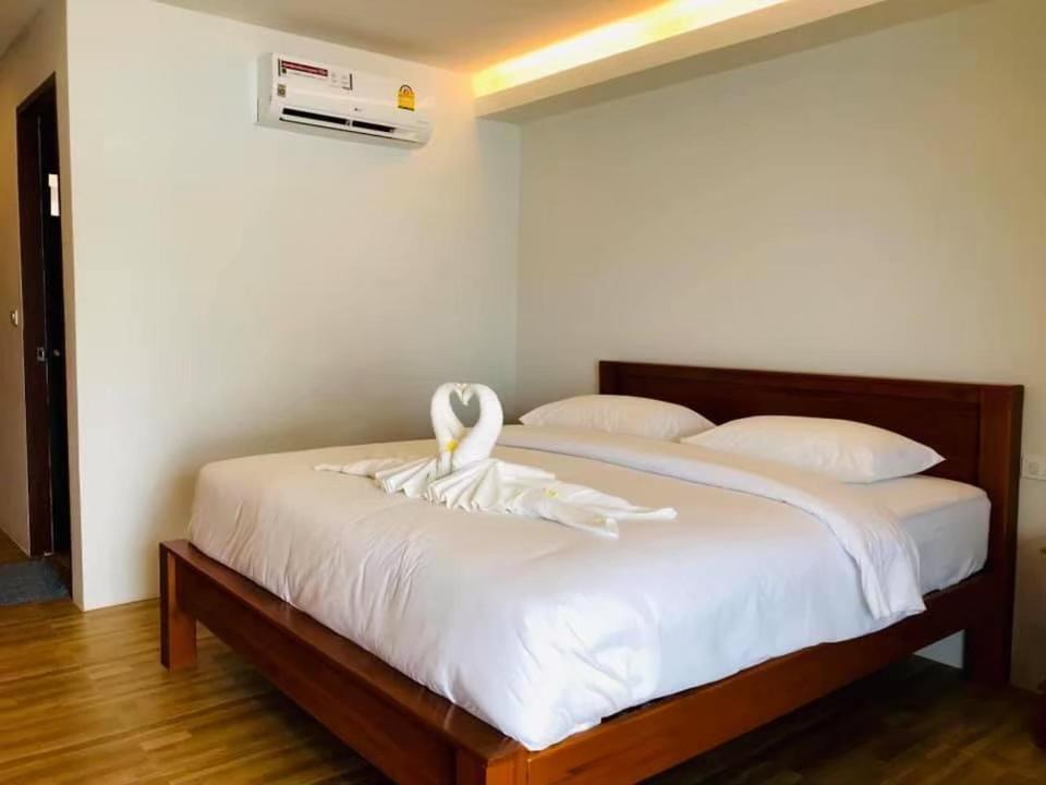 Double Room with Pool View photo 2