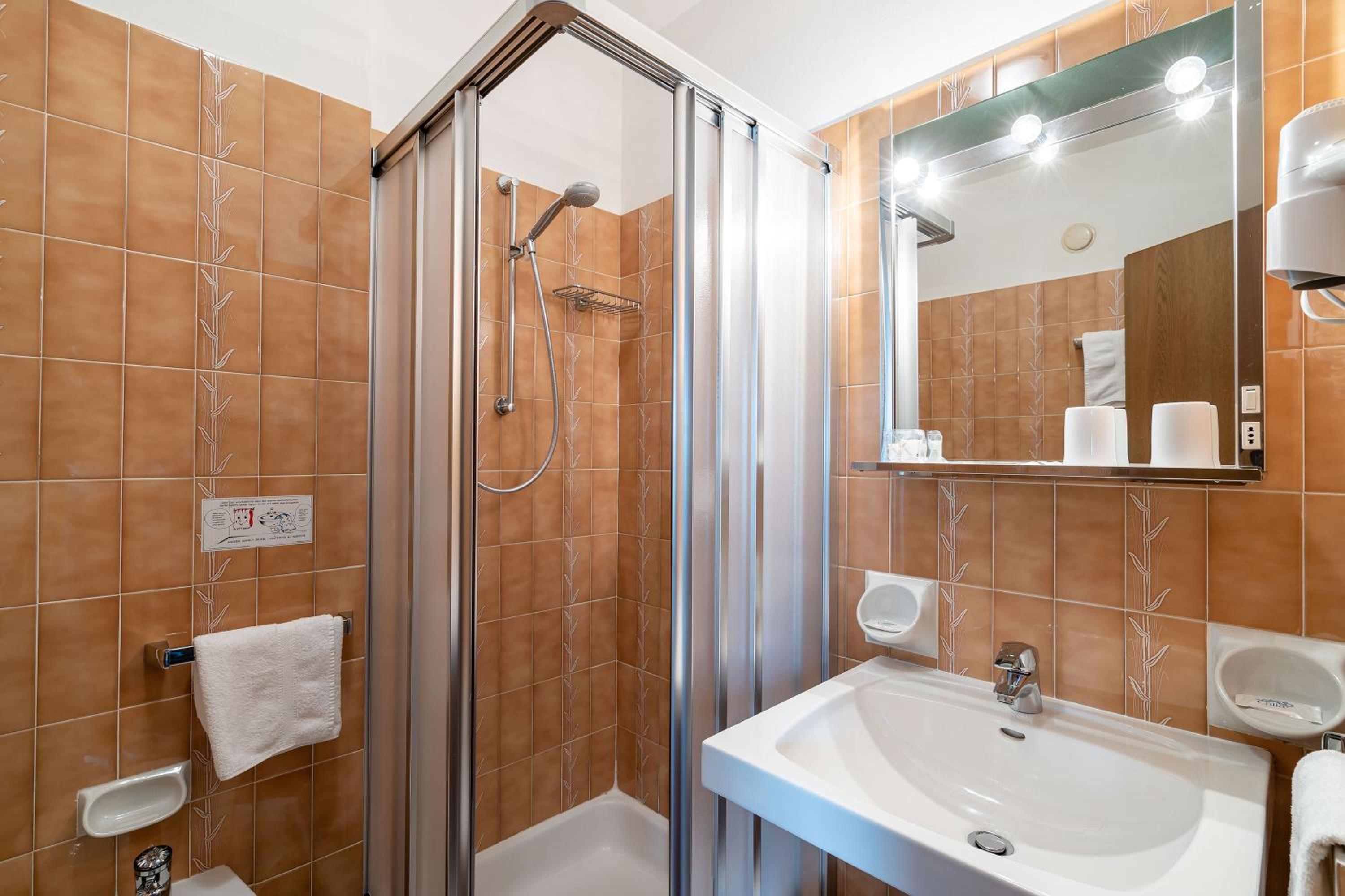 Double Room - Photo 3