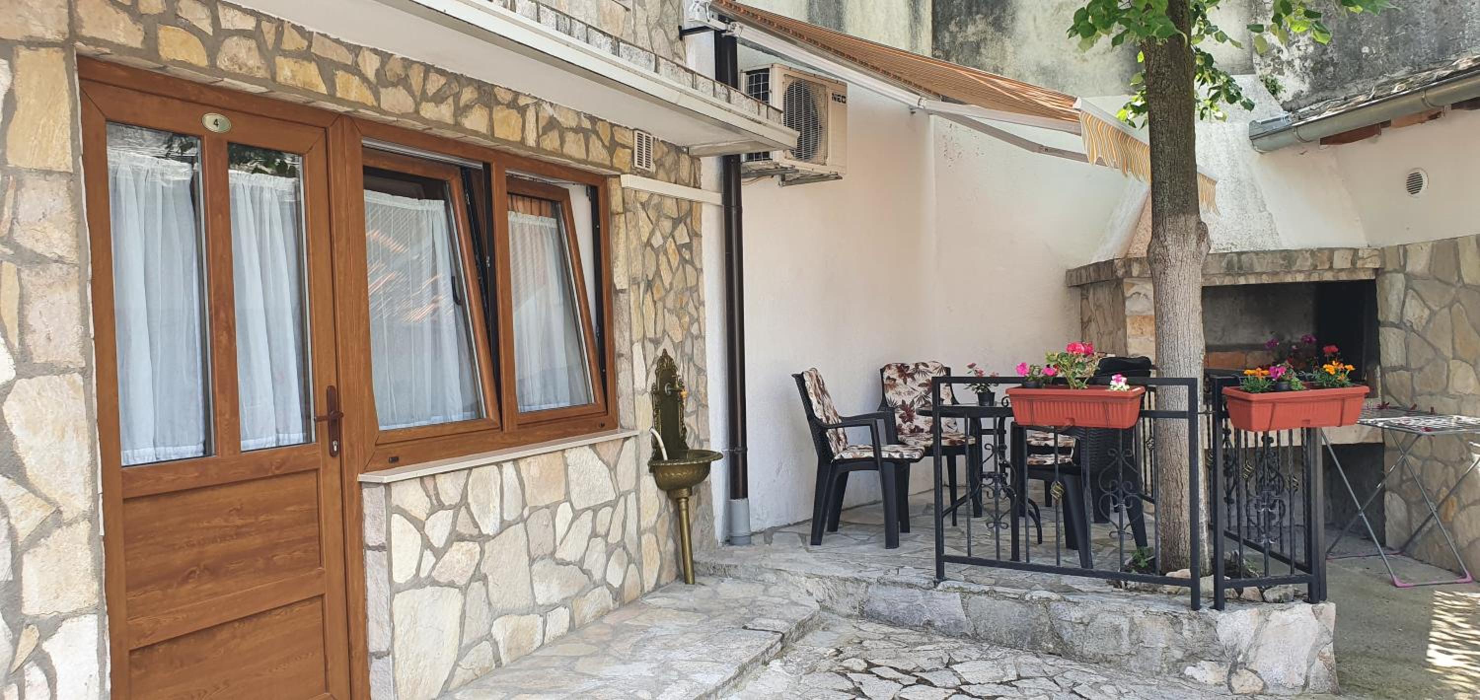 Balcony & Terrace