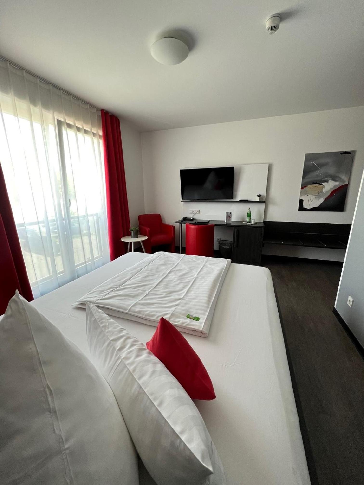 Large Single Room photo 3