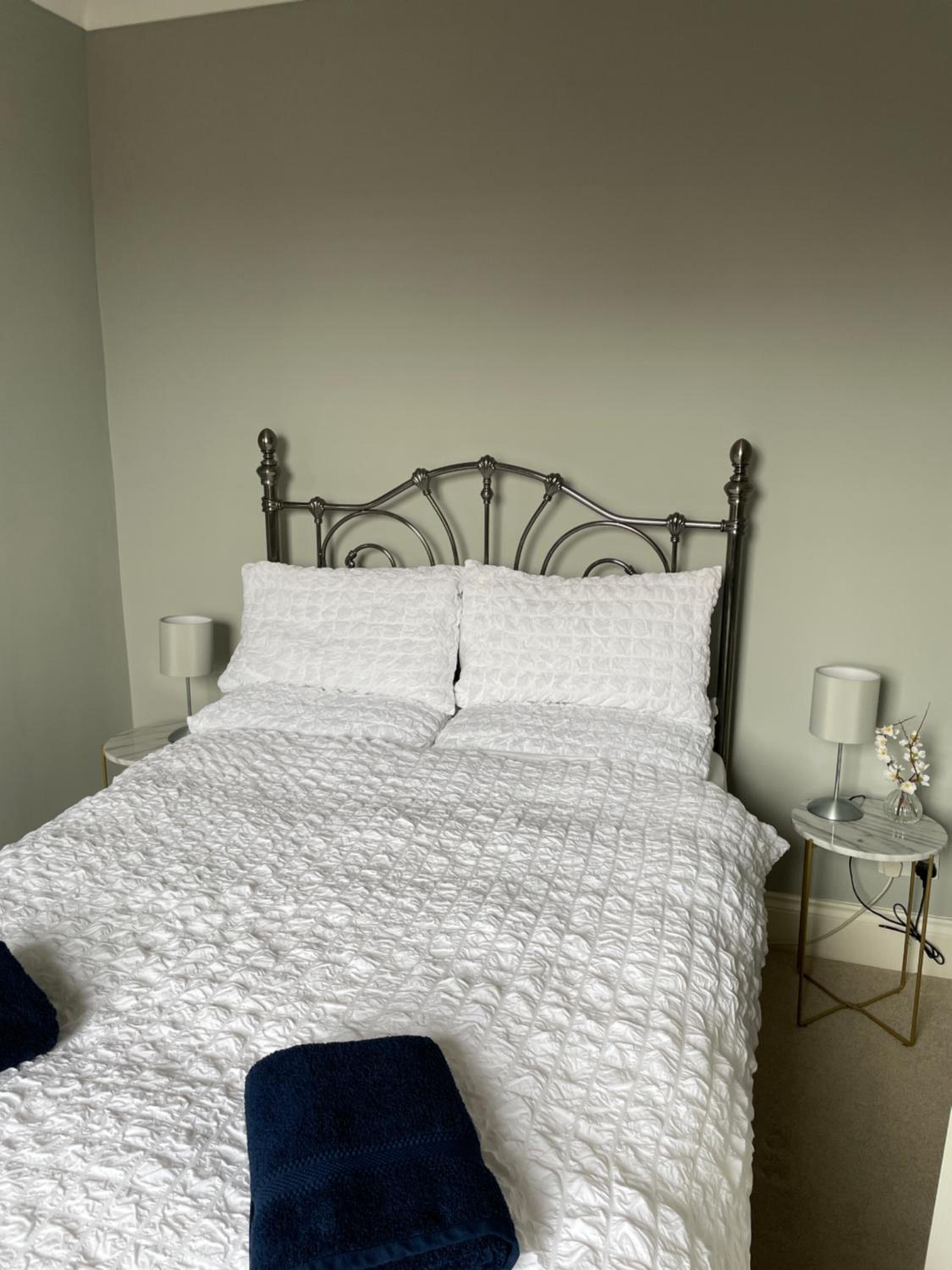 Two-Bedroom Apartment - Photo 2
