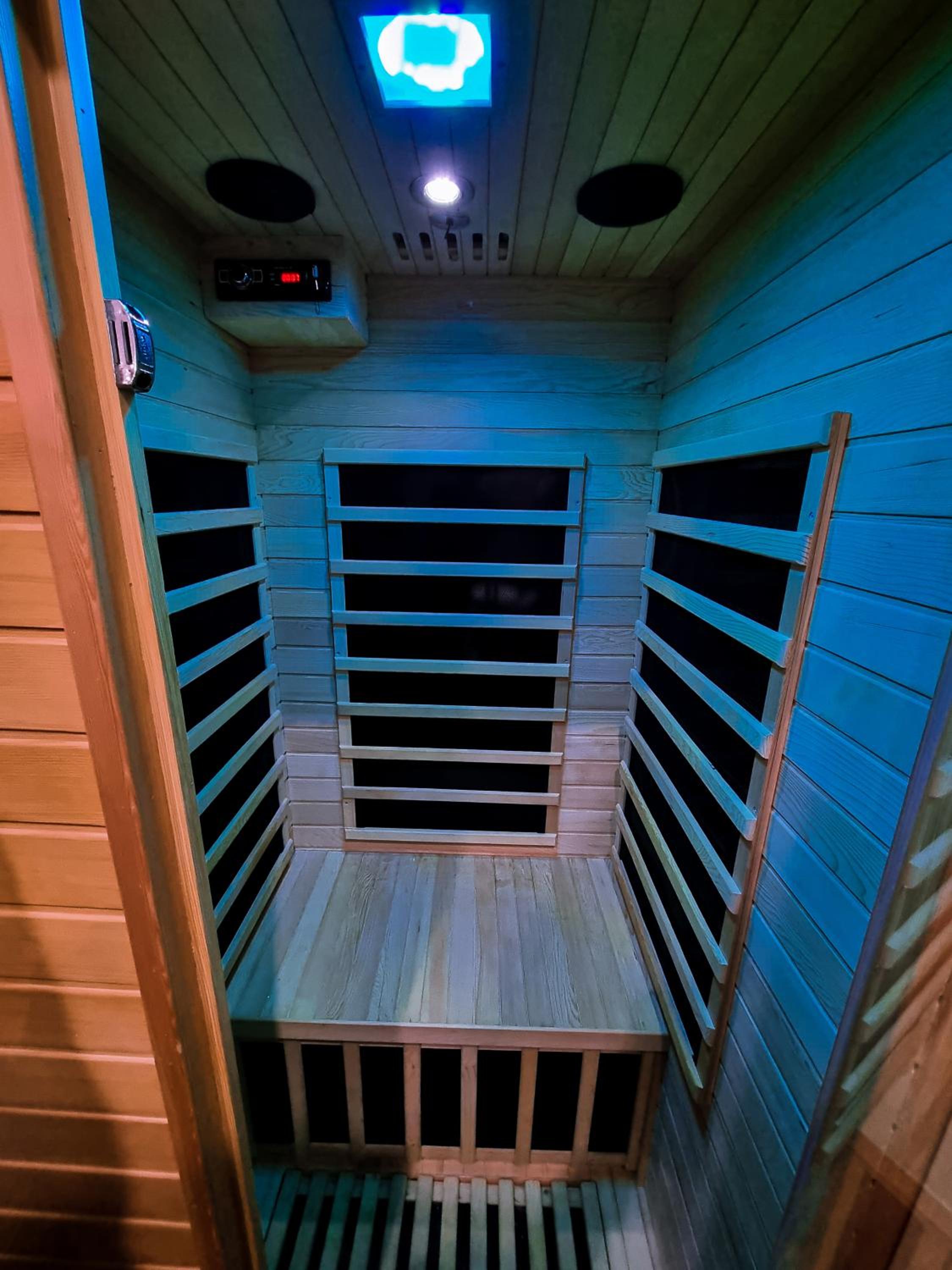 Deluxe Double Room with Balcony photo 3