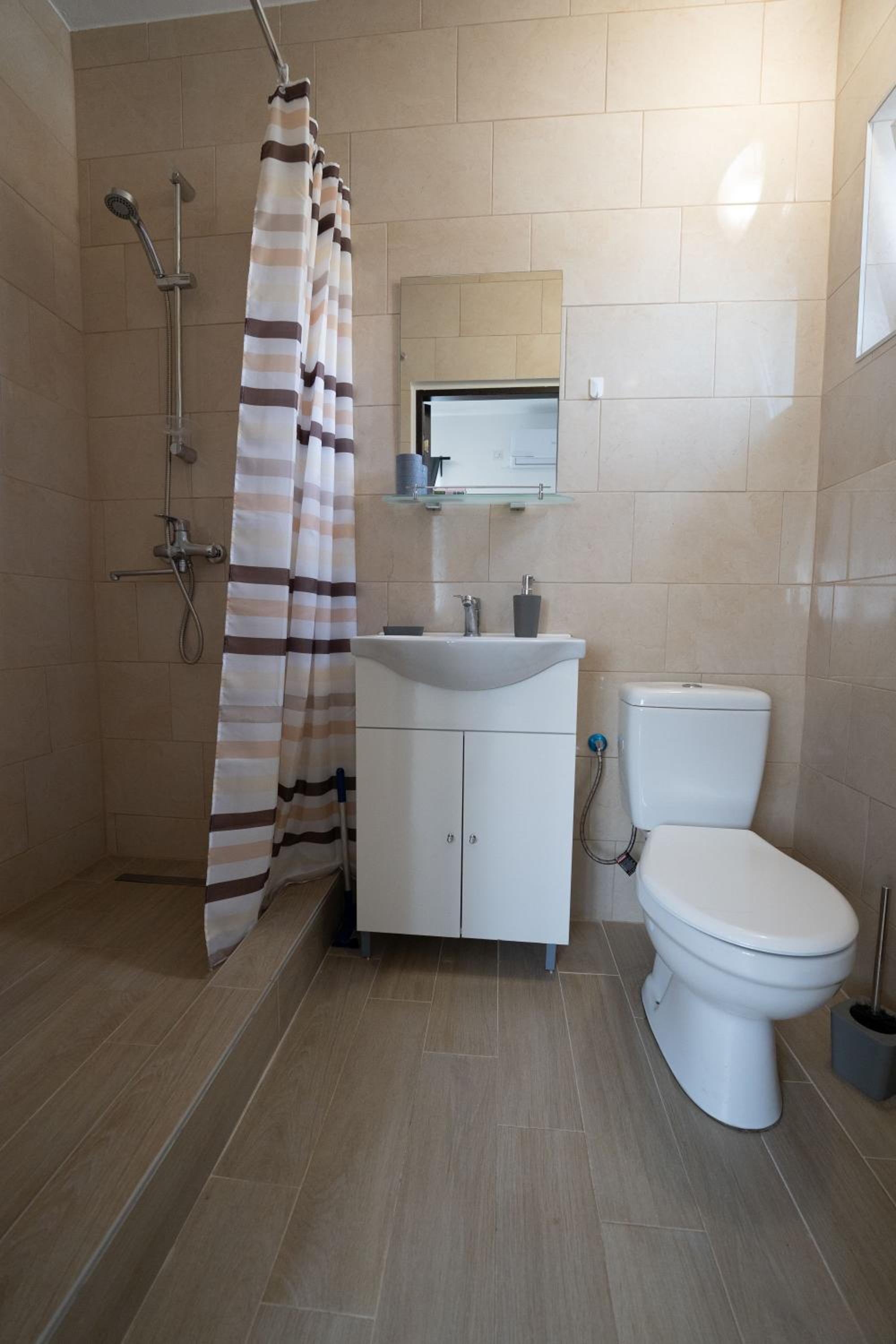 Double Room with Private Bathroom photo 2