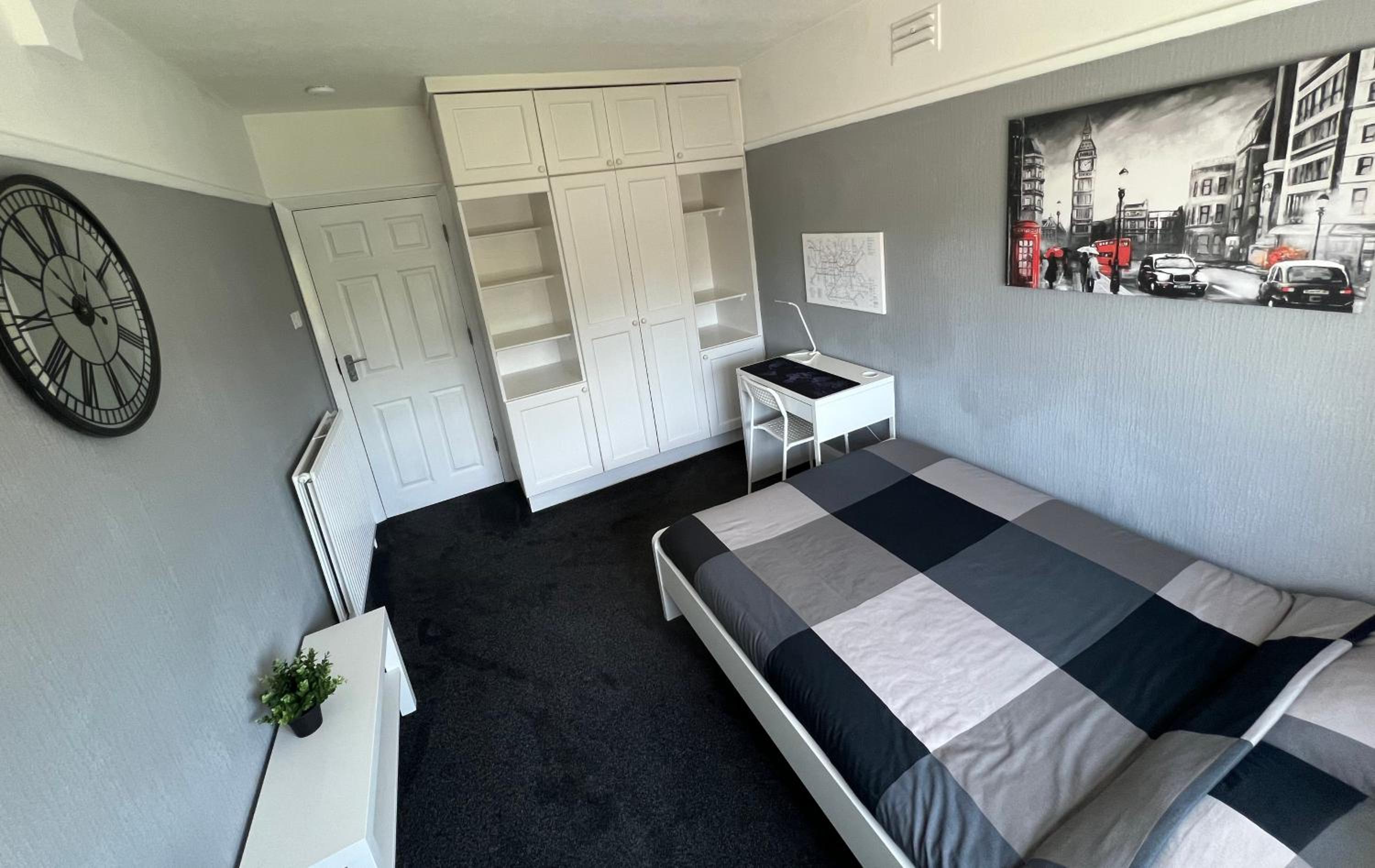 Large Double Room photo 1