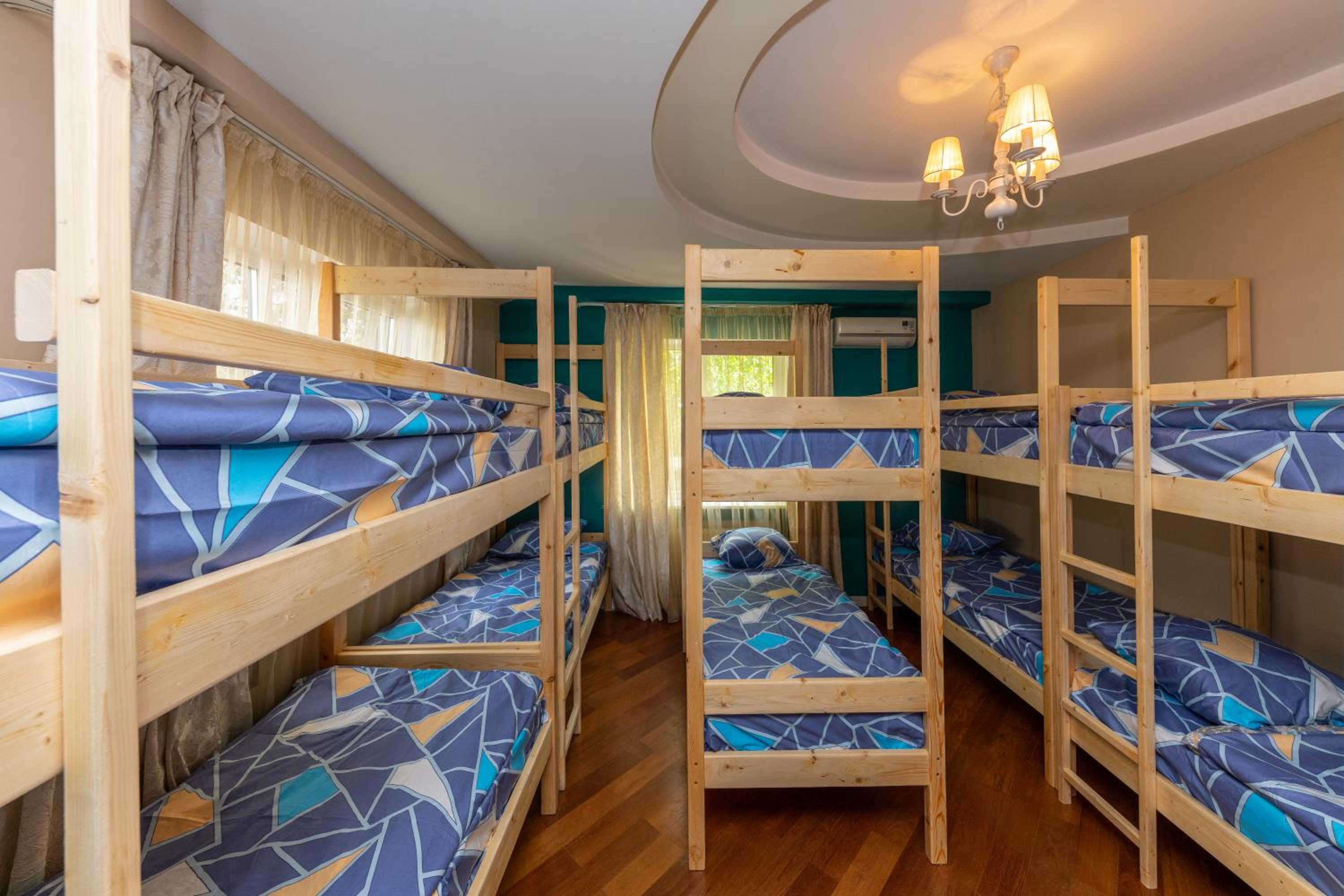 Bunk Bed in 10-Bed Male Dormitory Room  photo 1