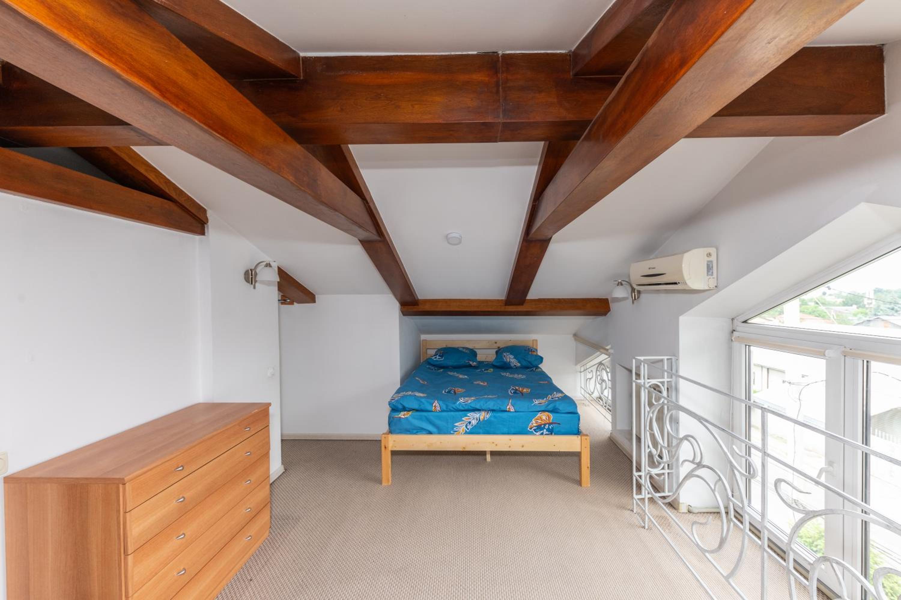 Quadruple Room with Shared Bathroom and Mountain View photo 1