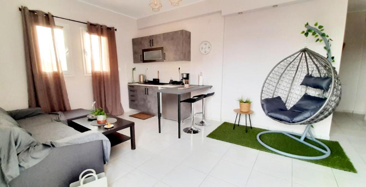 One-Bedroom Apartment - Photo 8