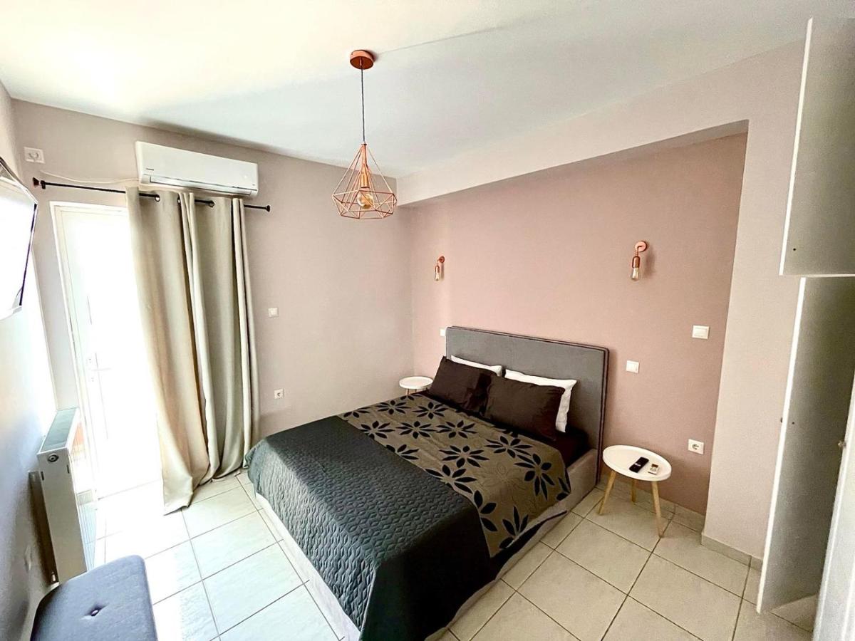 One-Bedroom Apartment - Photo 11