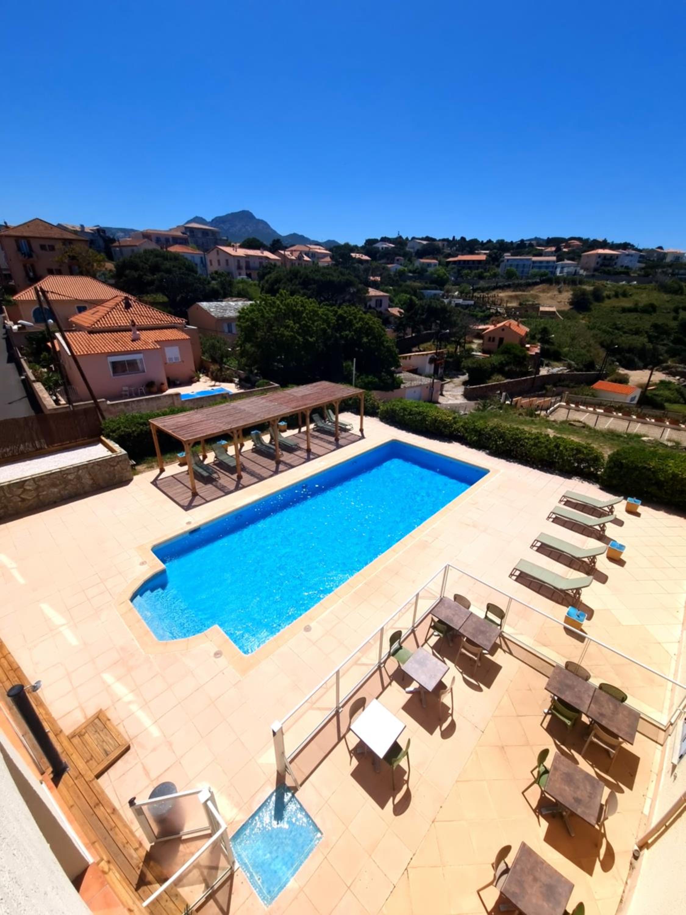 Double Room with Pool View - Photo 4