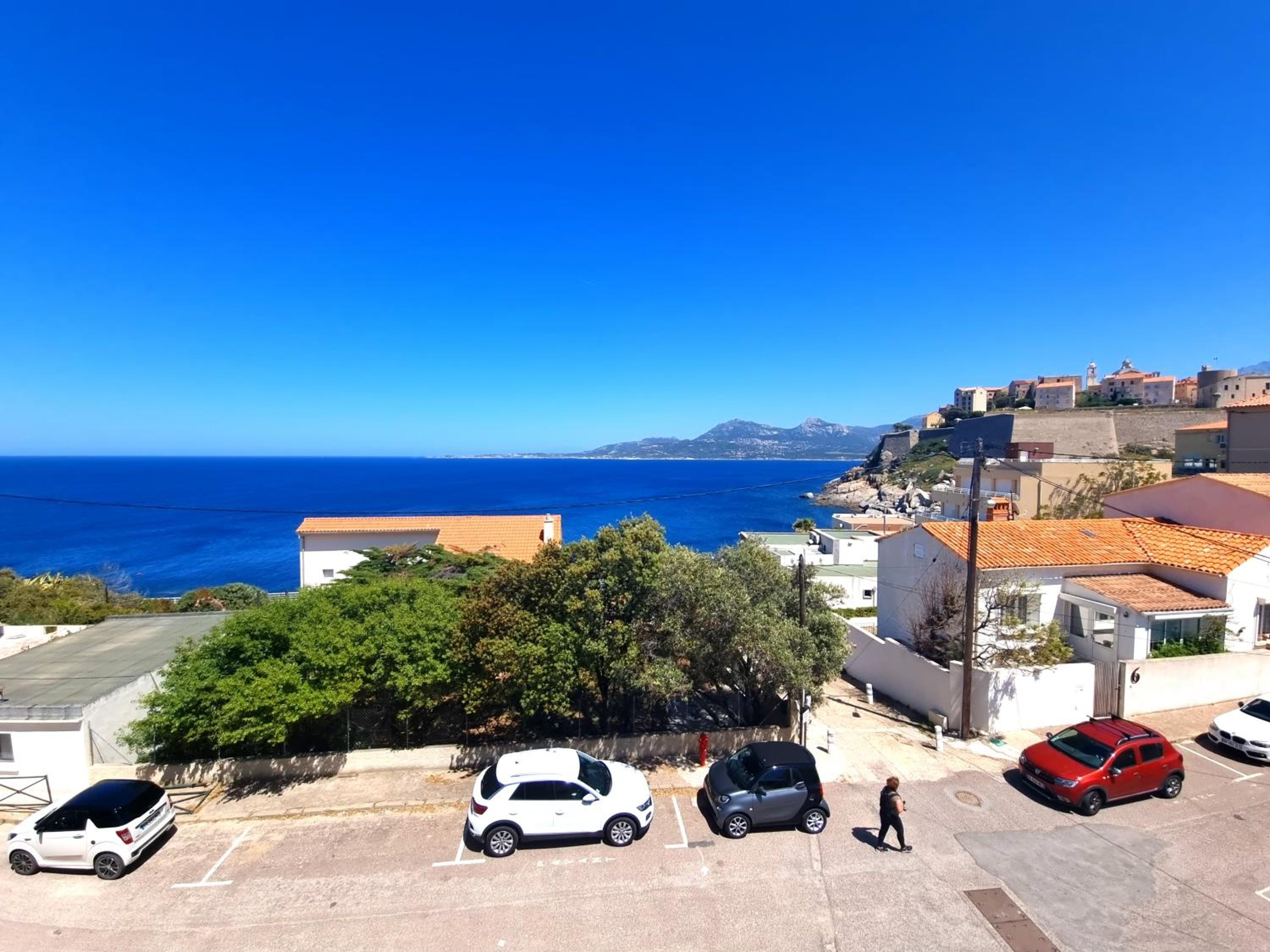 Superior Double Room with Sea View - Photo 2