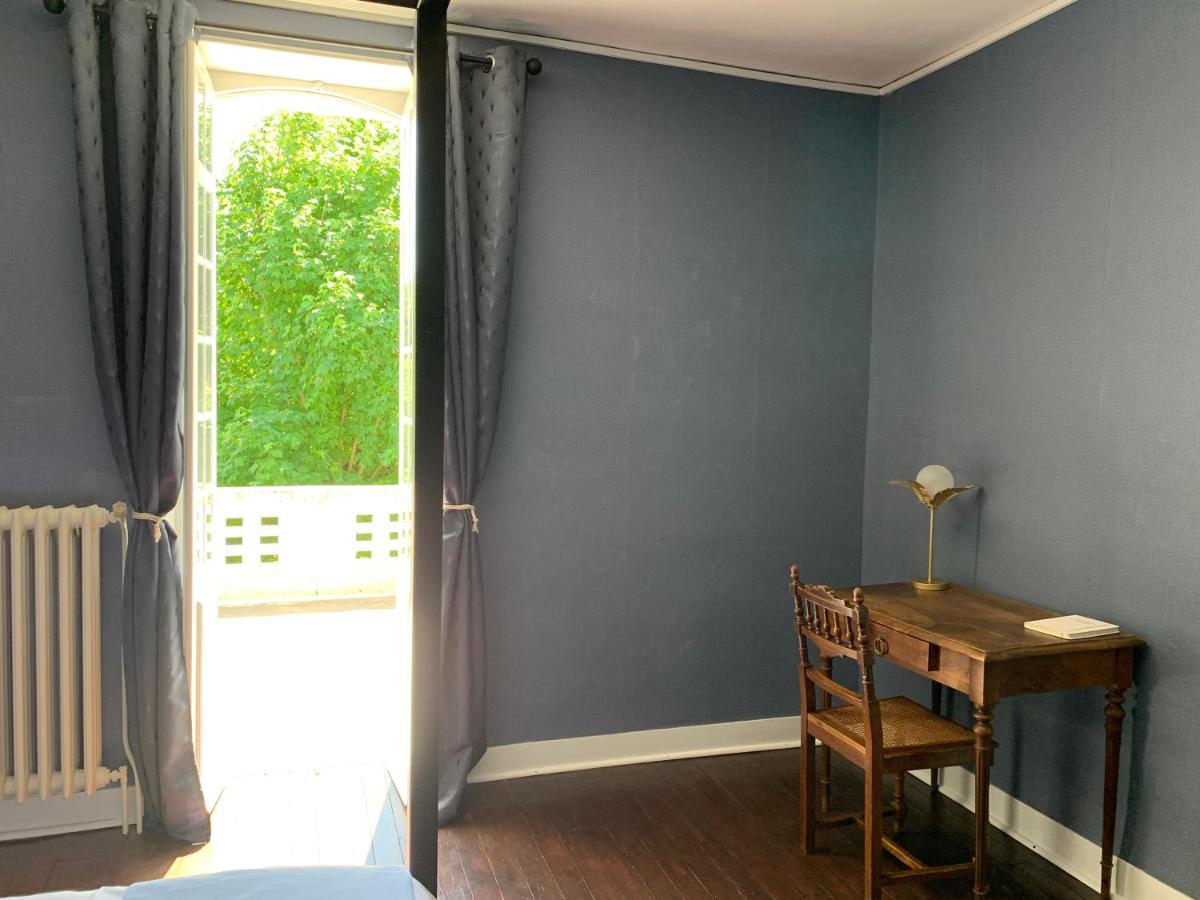 Double Room with Balcony - Photo 4