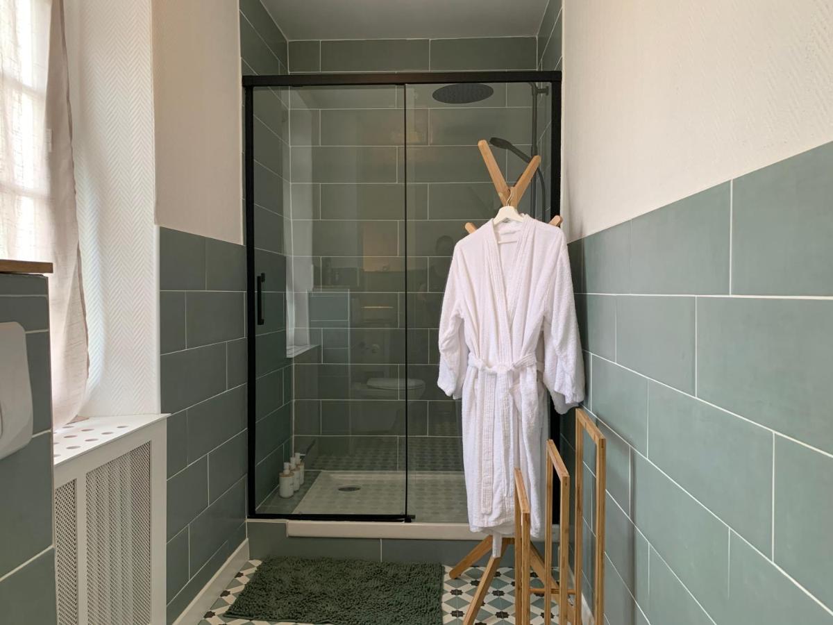 Double Room with Private Bathroom - Photo 6