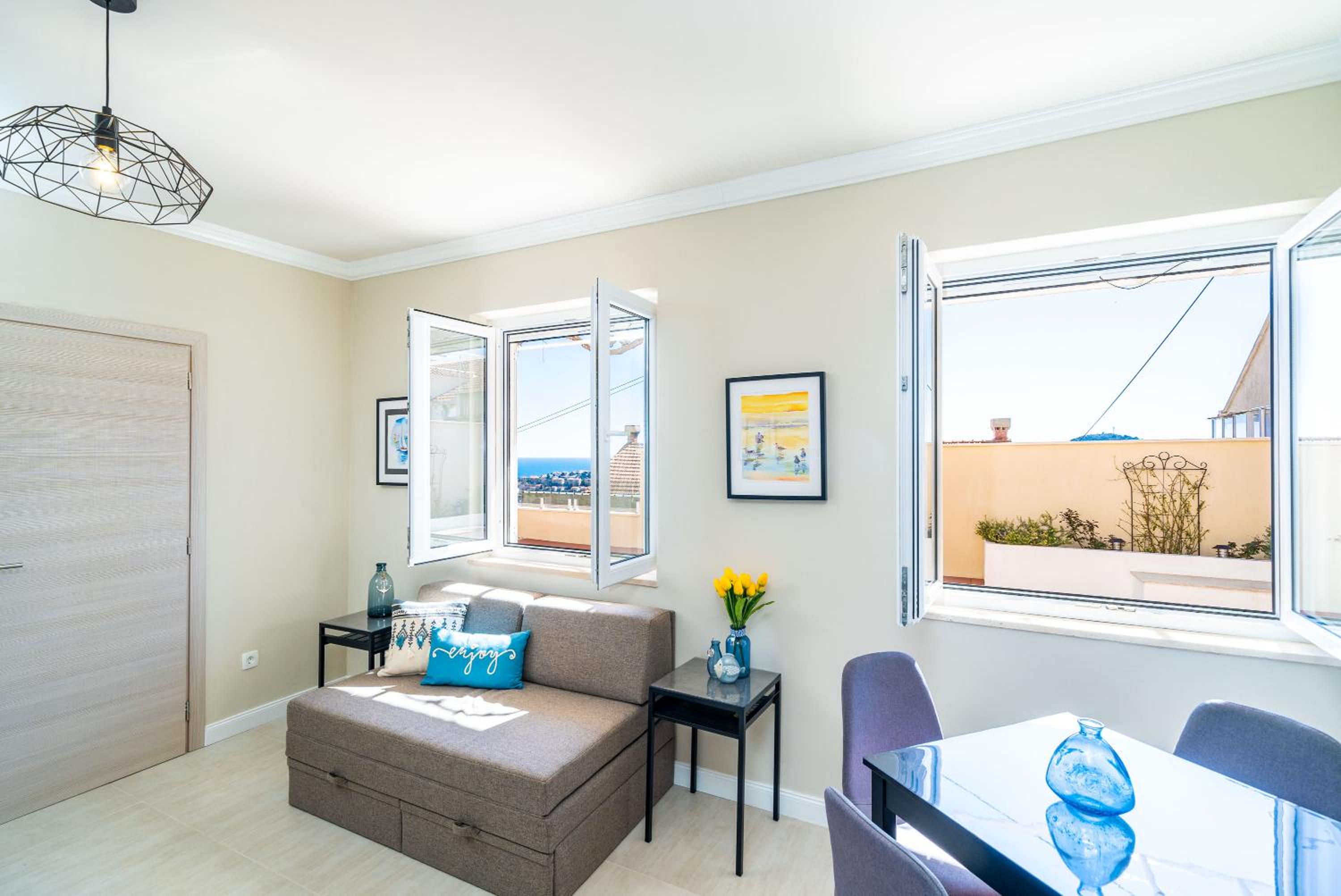 Deluxe One-Bedroom Apartment