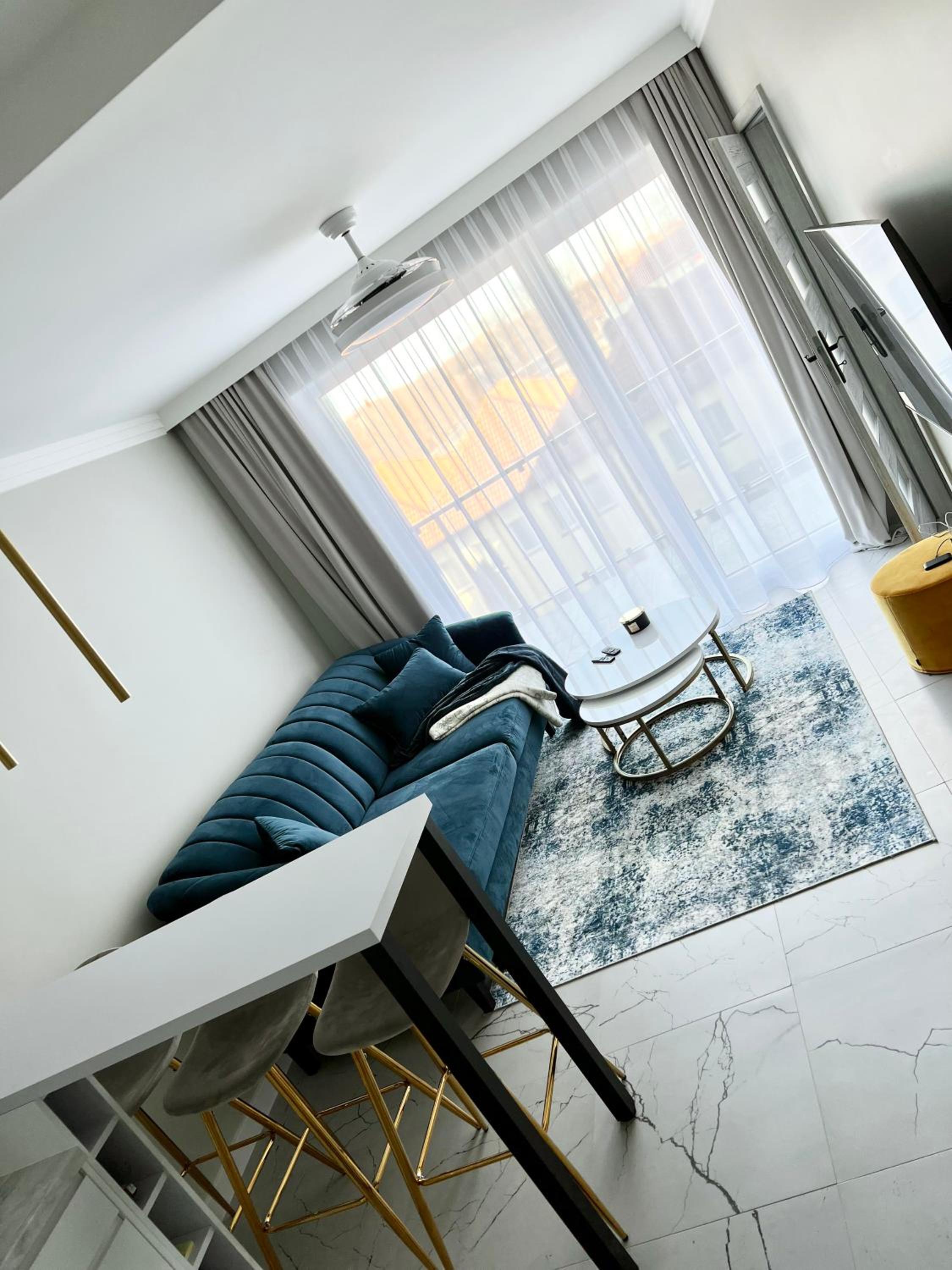 One-Bedroom Apartment photo 1