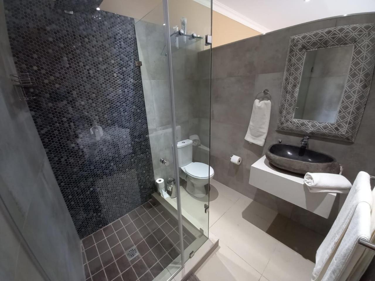 Deluxe Room - Photo 14