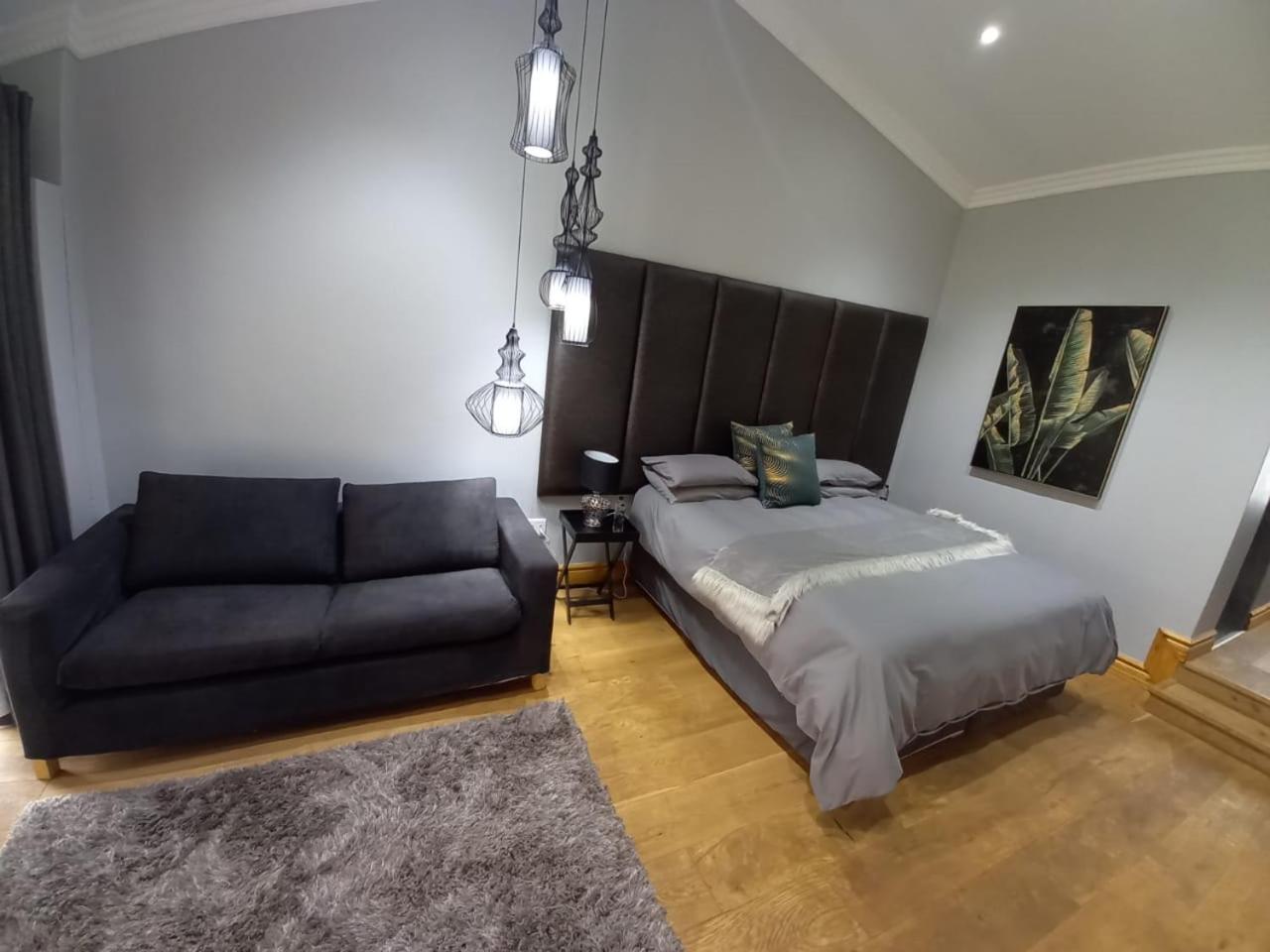 Deluxe Room - Photo 16