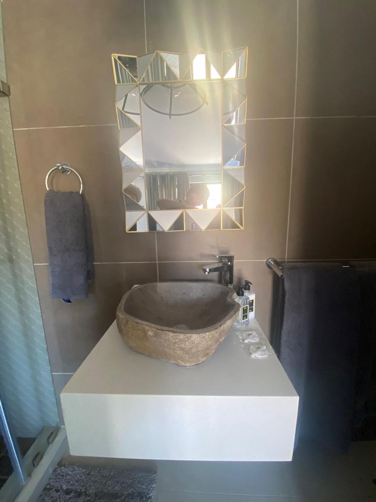 Deluxe Room - Photo 18