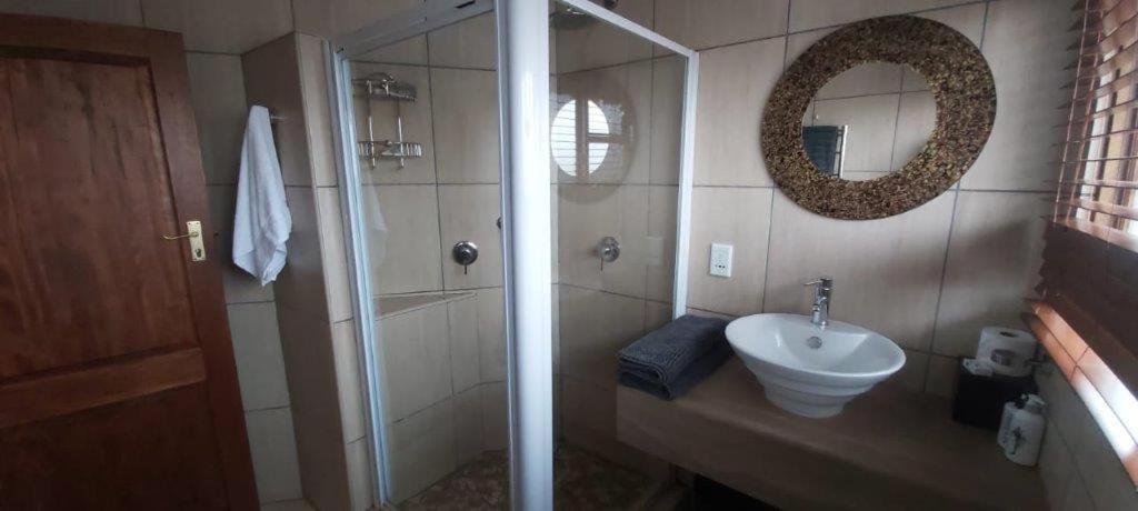 Villa - Photo 3