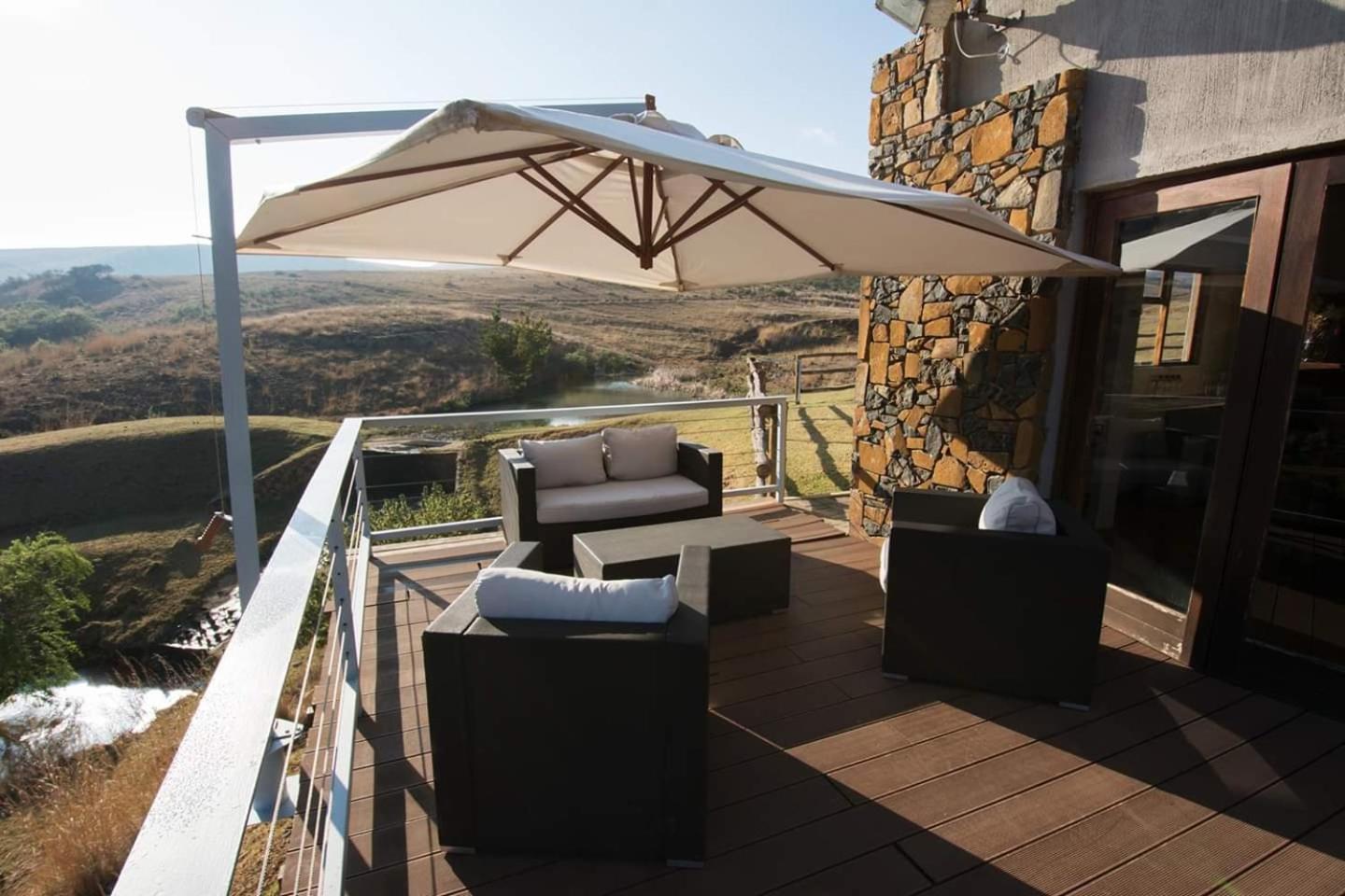 Villa - Photo 2