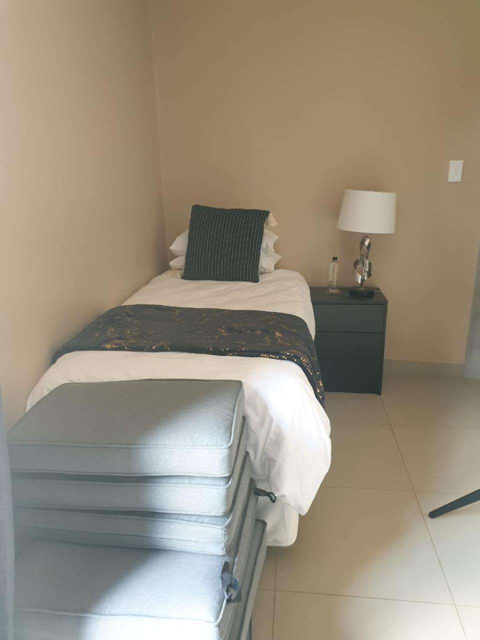Family Room - Photo 5