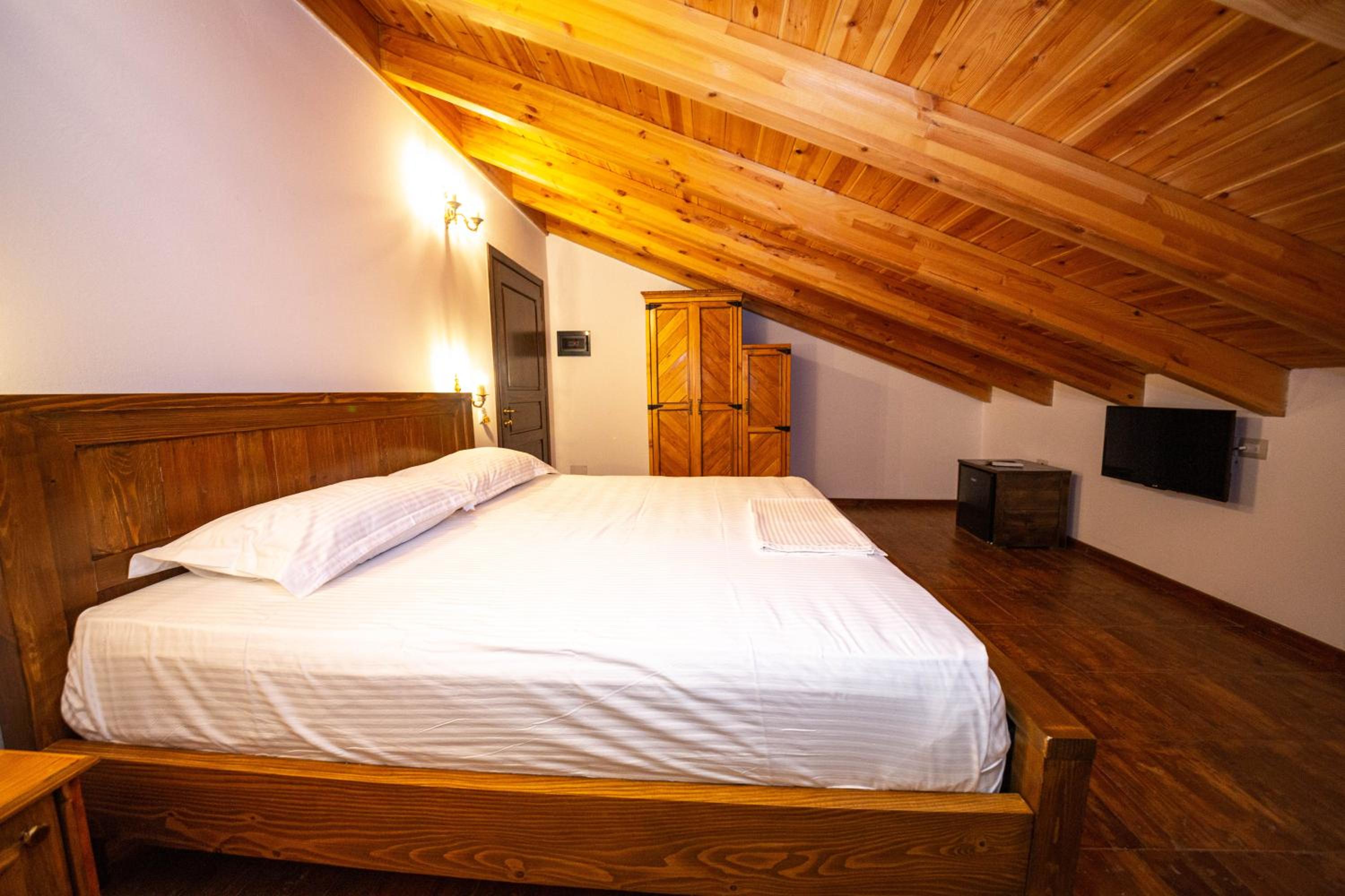 Classic Double or Twin Room - Attic