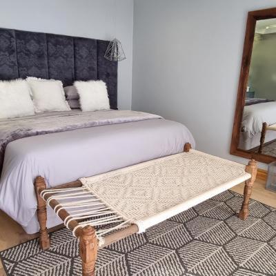 Executive Suite - Photo 22