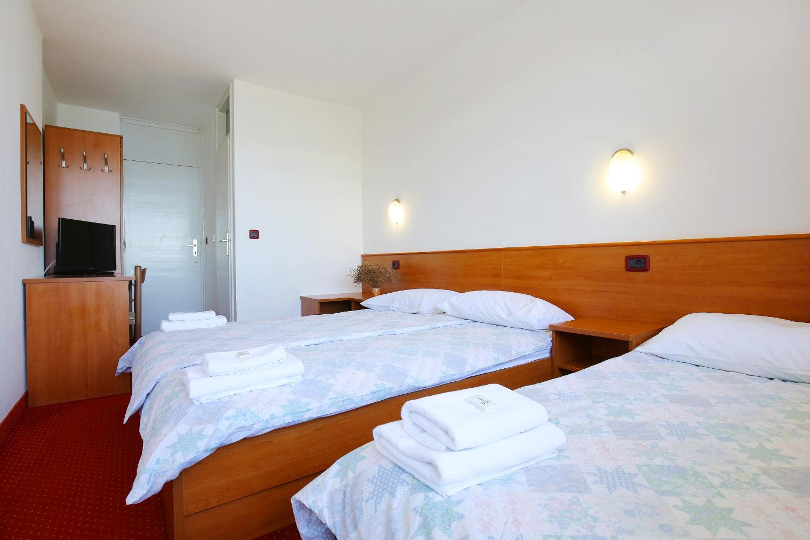 Superior Double or Twin Room photo 3