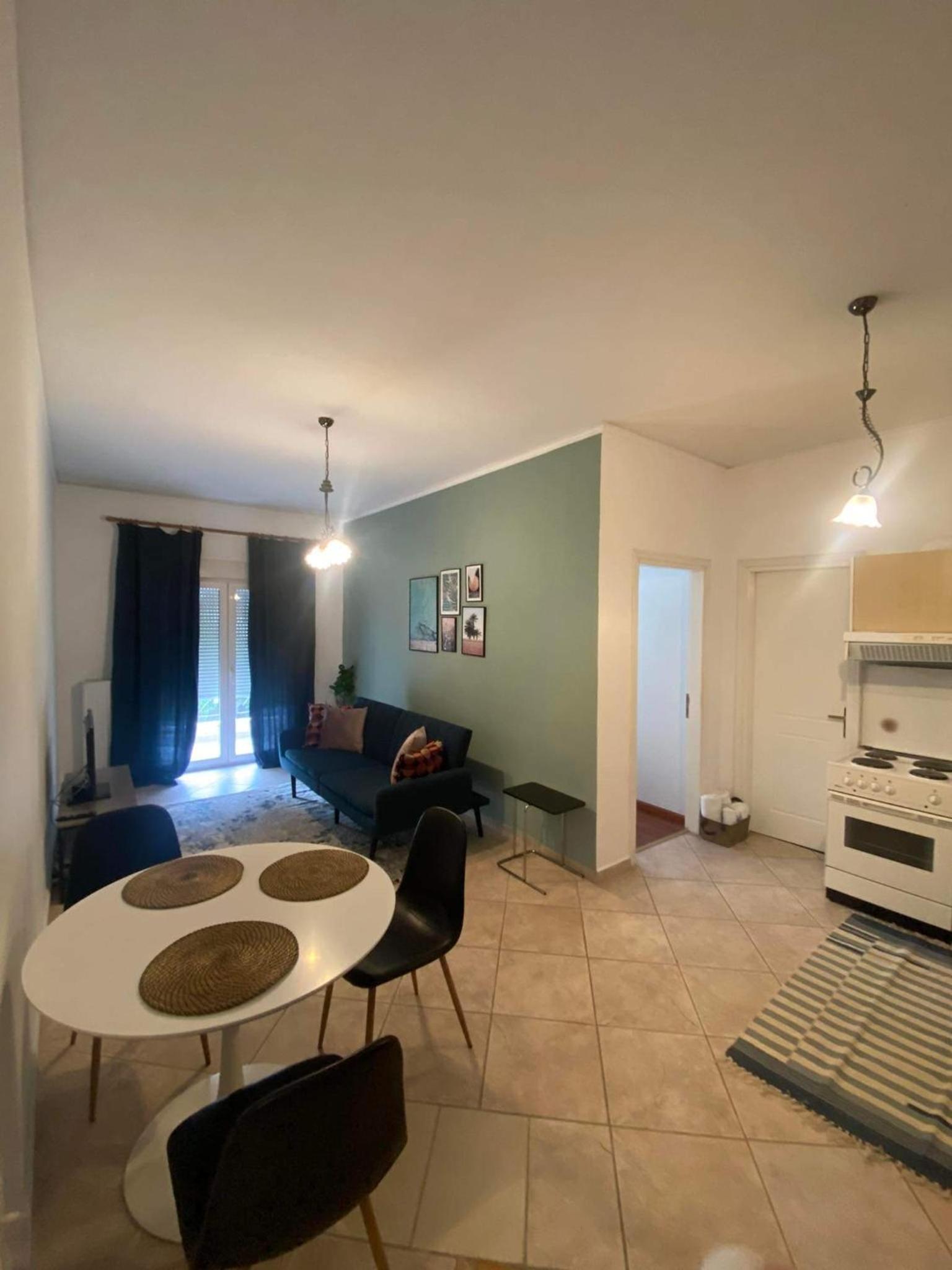 Apartment with Balcony photo 2