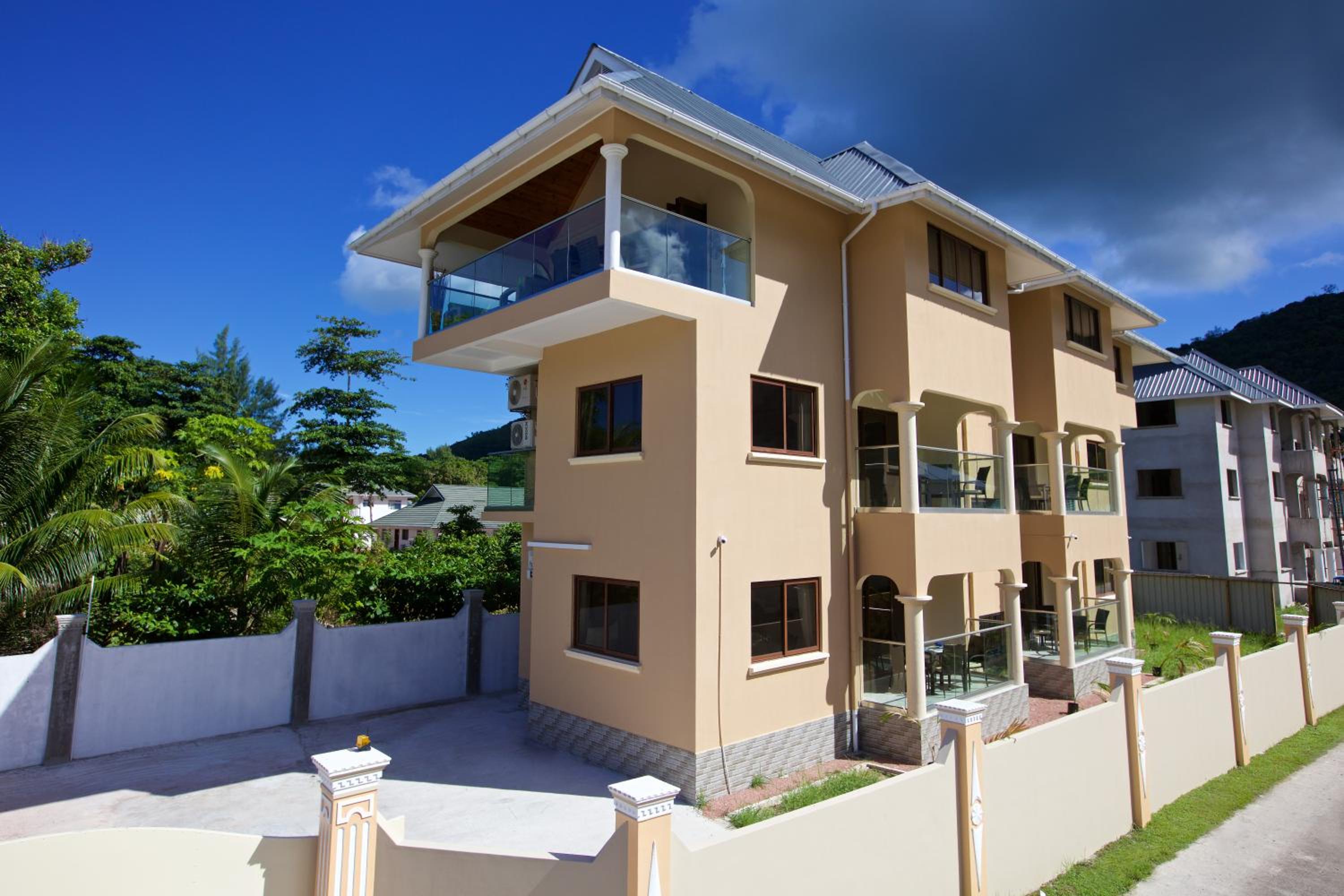 Deluxe Apartment