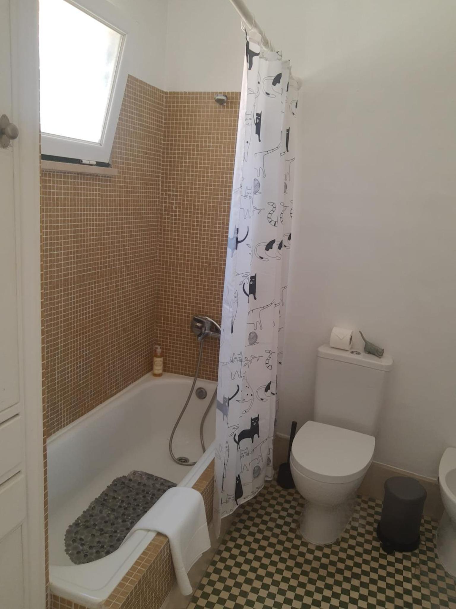 Double Room with Private External Bathroom photo 2