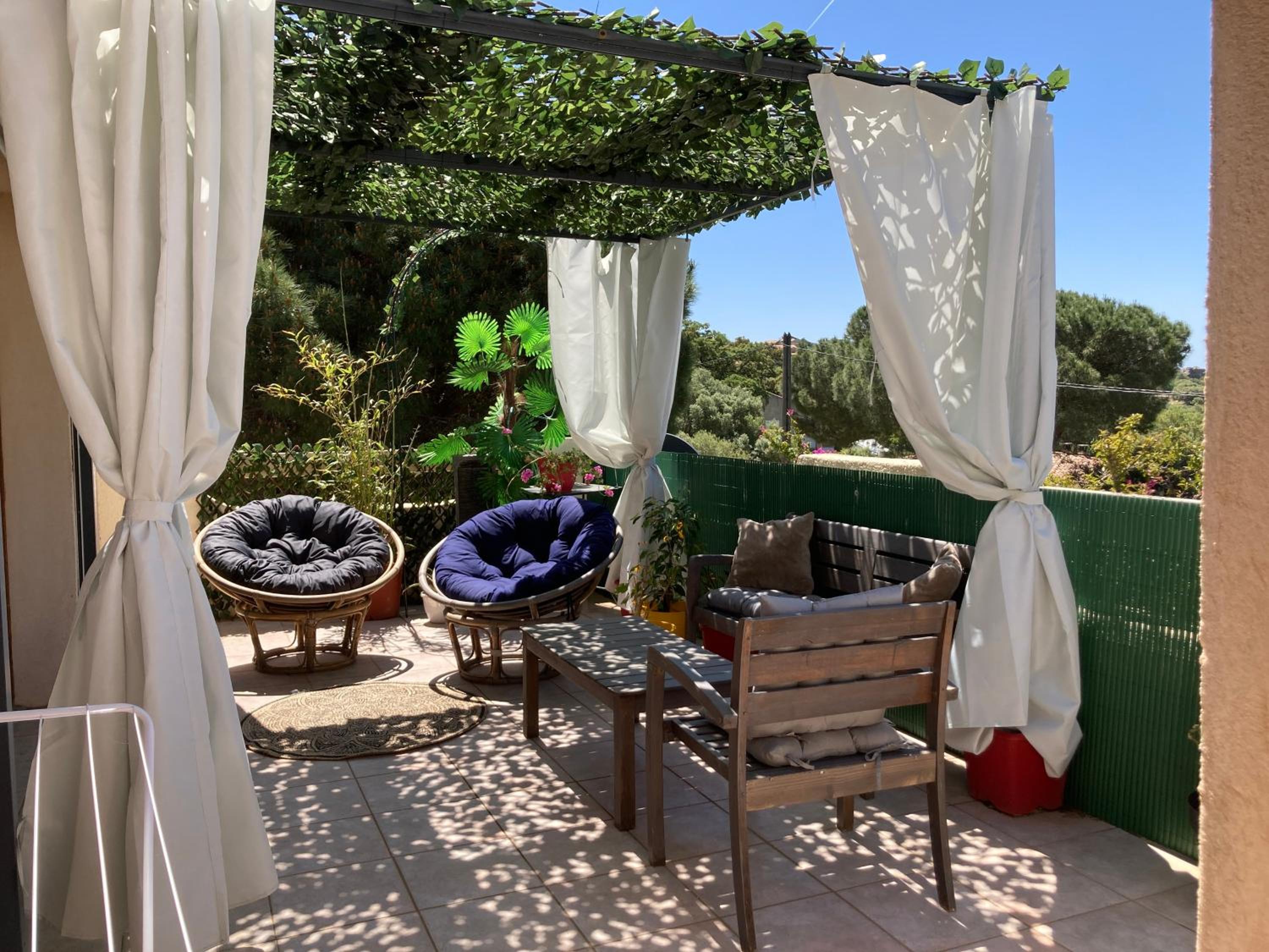 Double Room with Pool View photo 3