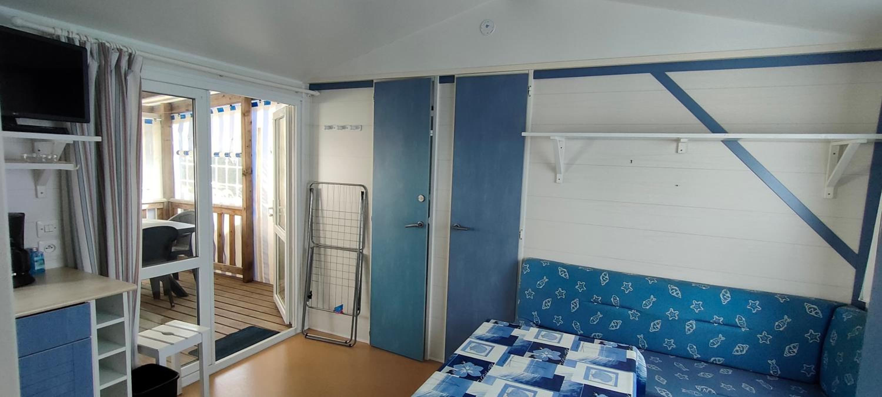 Mobile Home - Photo 5