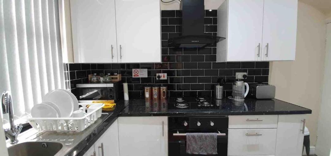 Two-Bedroom House - Photo 16