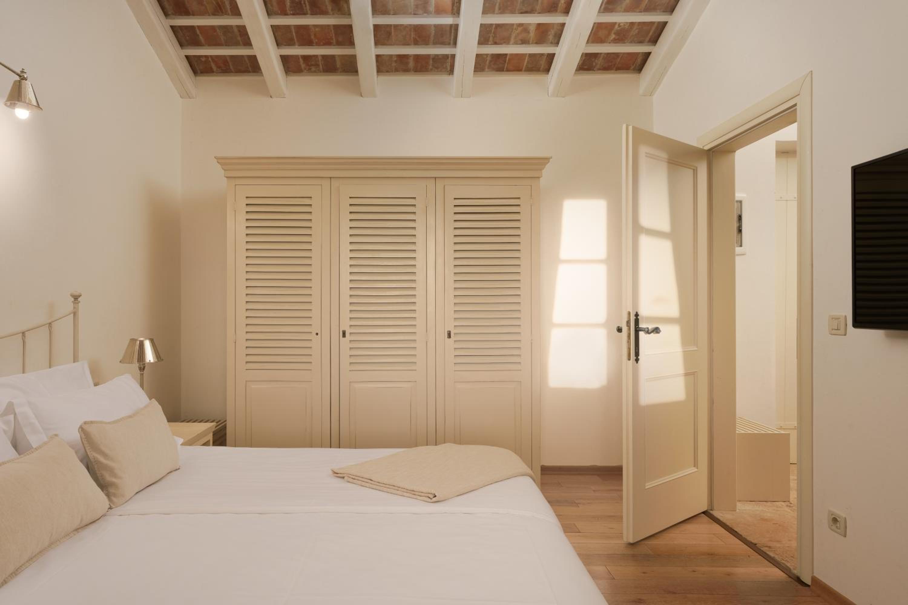 Two-Bedroom Villa with Annex Cottage