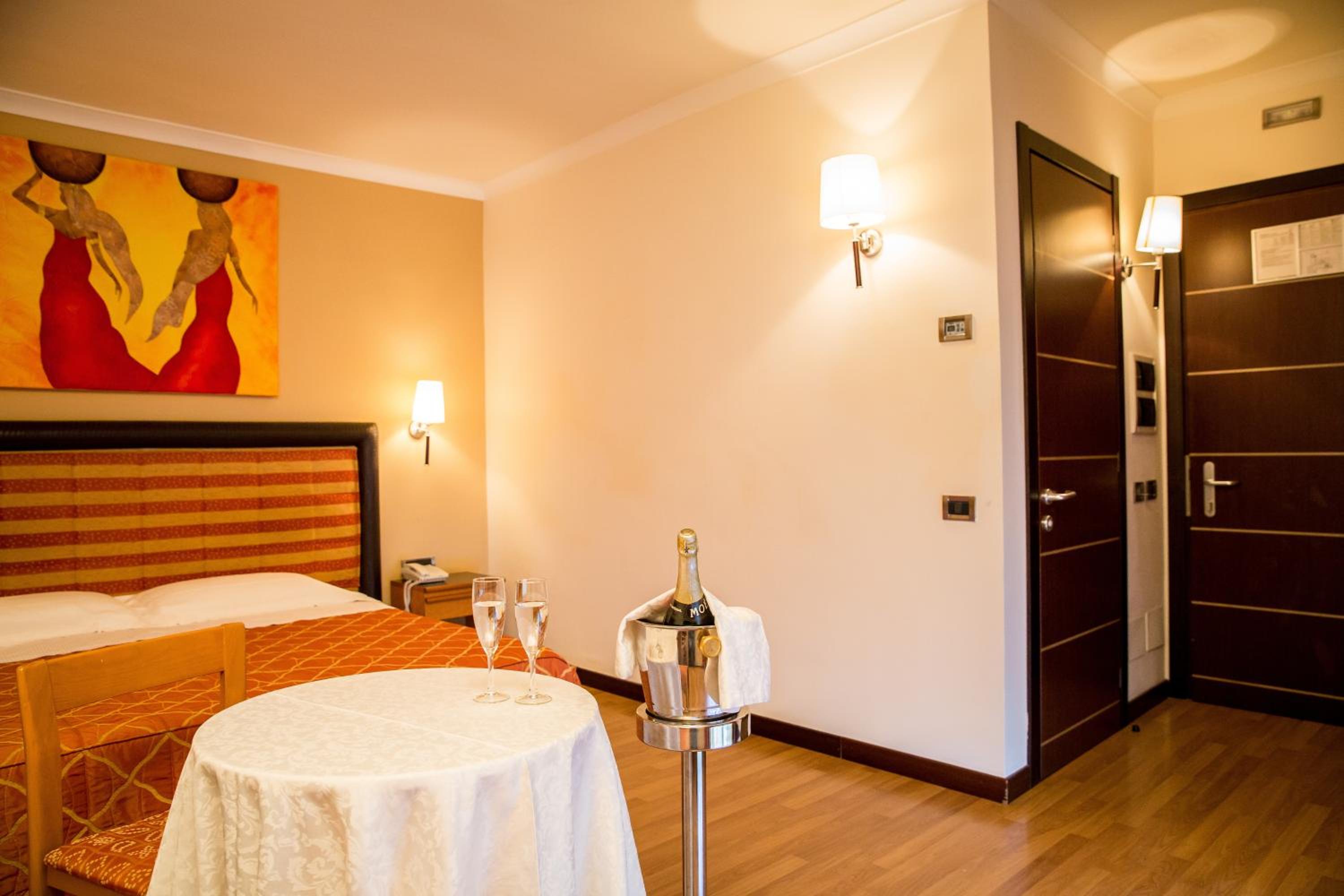 Single Room photo 2