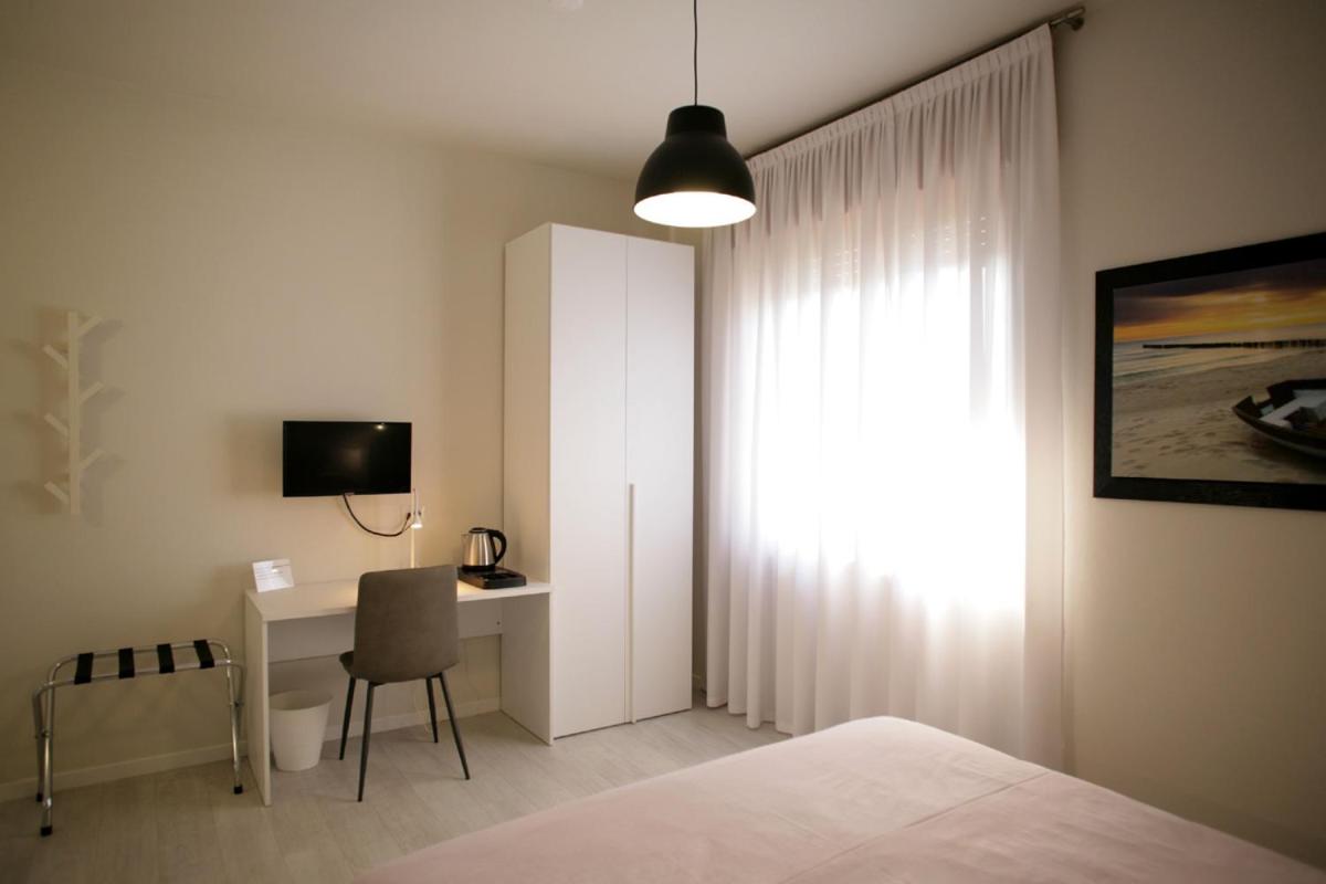 Double Room with Private Bathroom photo 3