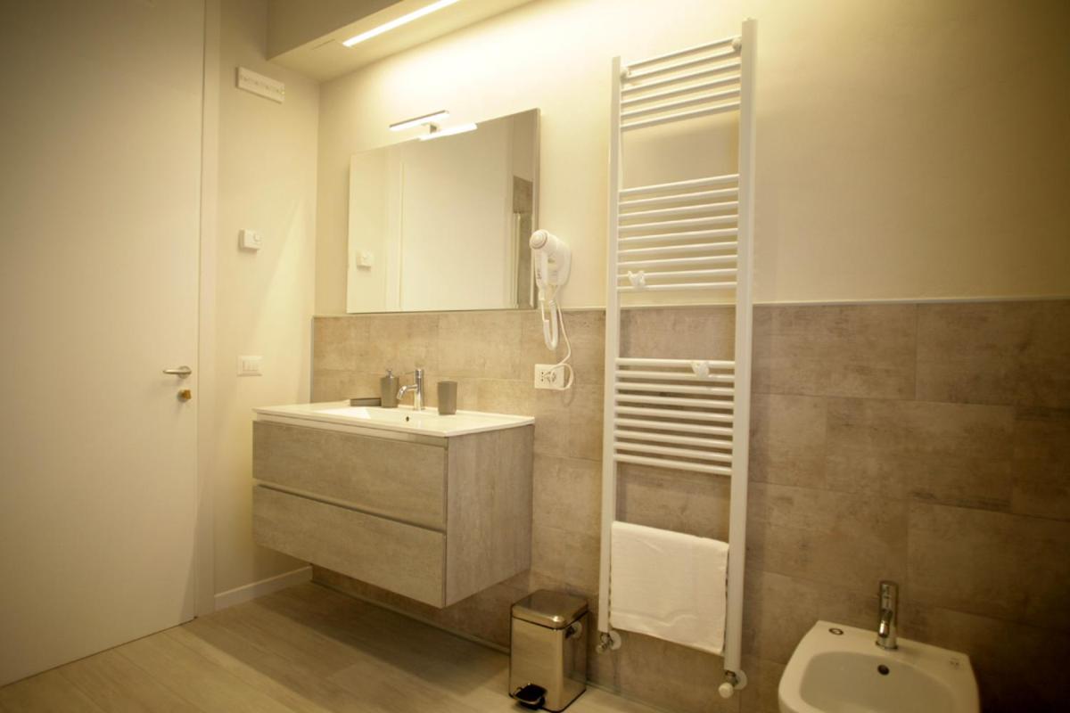 Double Room with Private External Bathroom photo 3