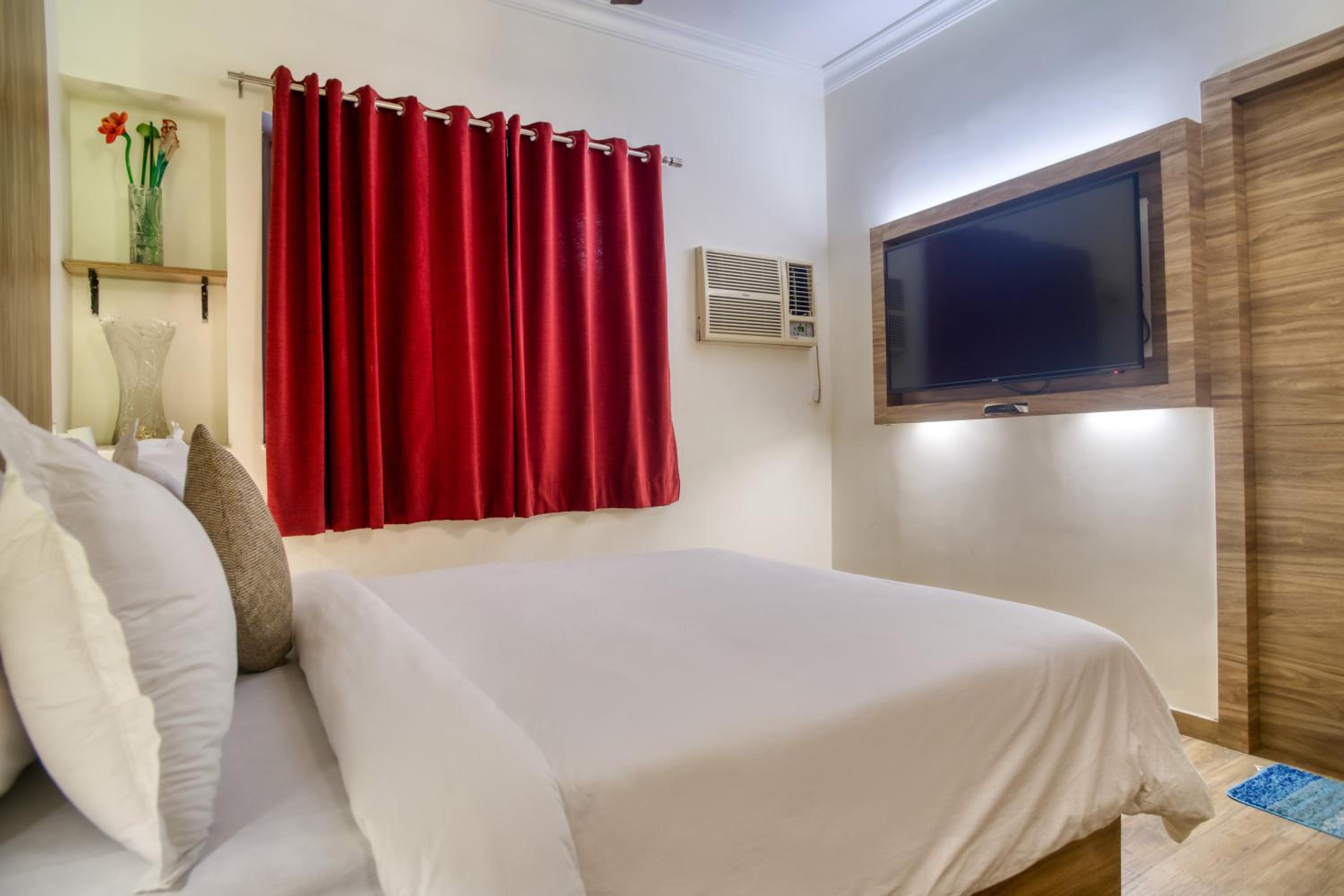 Emerald Room (Separate Building) - Photo 14